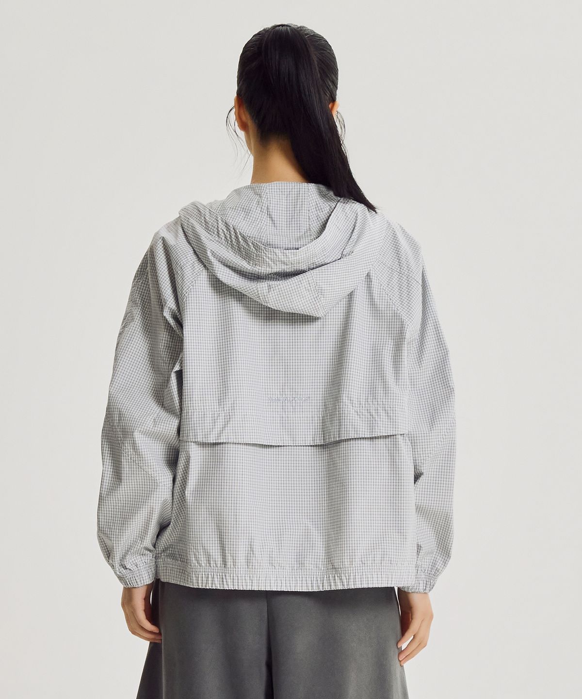 뉴발란스(NEW BALANCE) NBNAG3W822 / WOMEN ALLDAY 후드형 바람막이 (S/BLUE)