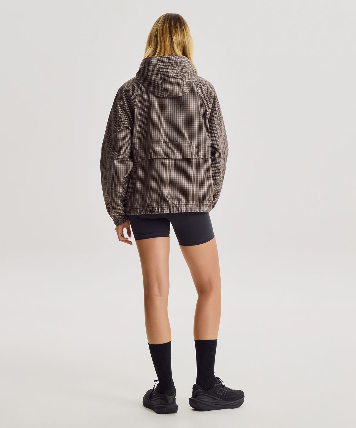 뉴발란스(NEW BALANCE) NBNAG3W822 / WOMEN ALLDAY 후드형 바람막이 (CHOCOLATE)