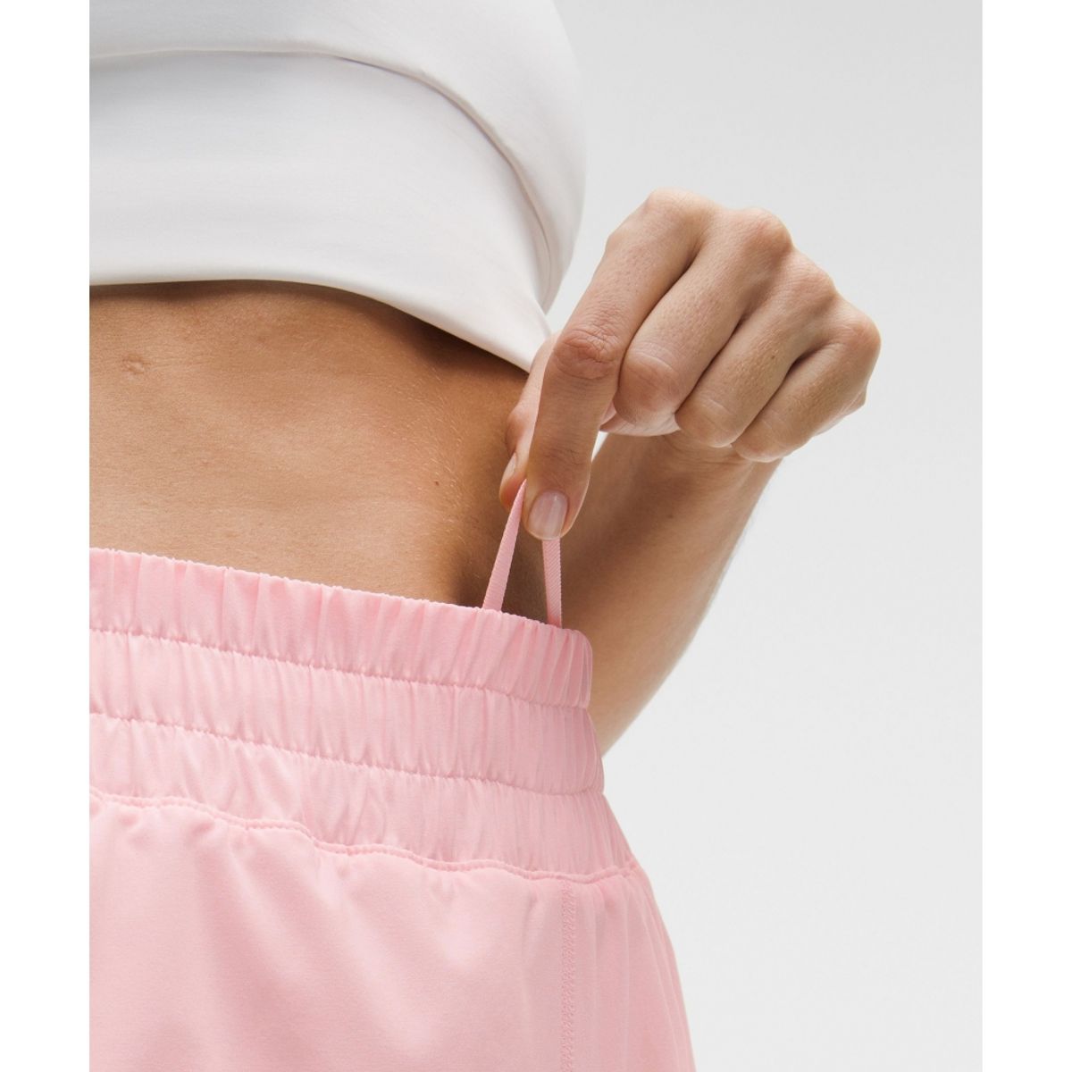 룰루레몬(LULULEMON) 트랙 댓 하이라이즈 라인드 쇼츠 5”  PIAR