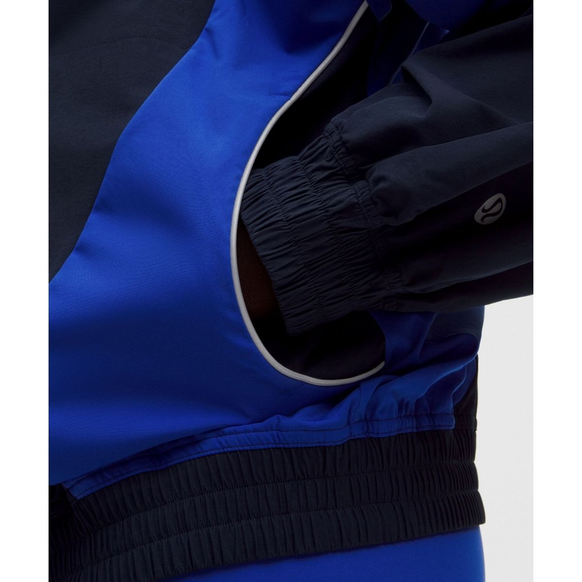 룰루레몬(LULULEMON) 벤틸레이티드 오버사이즈드 트랙 재킷  TRNV BEBA