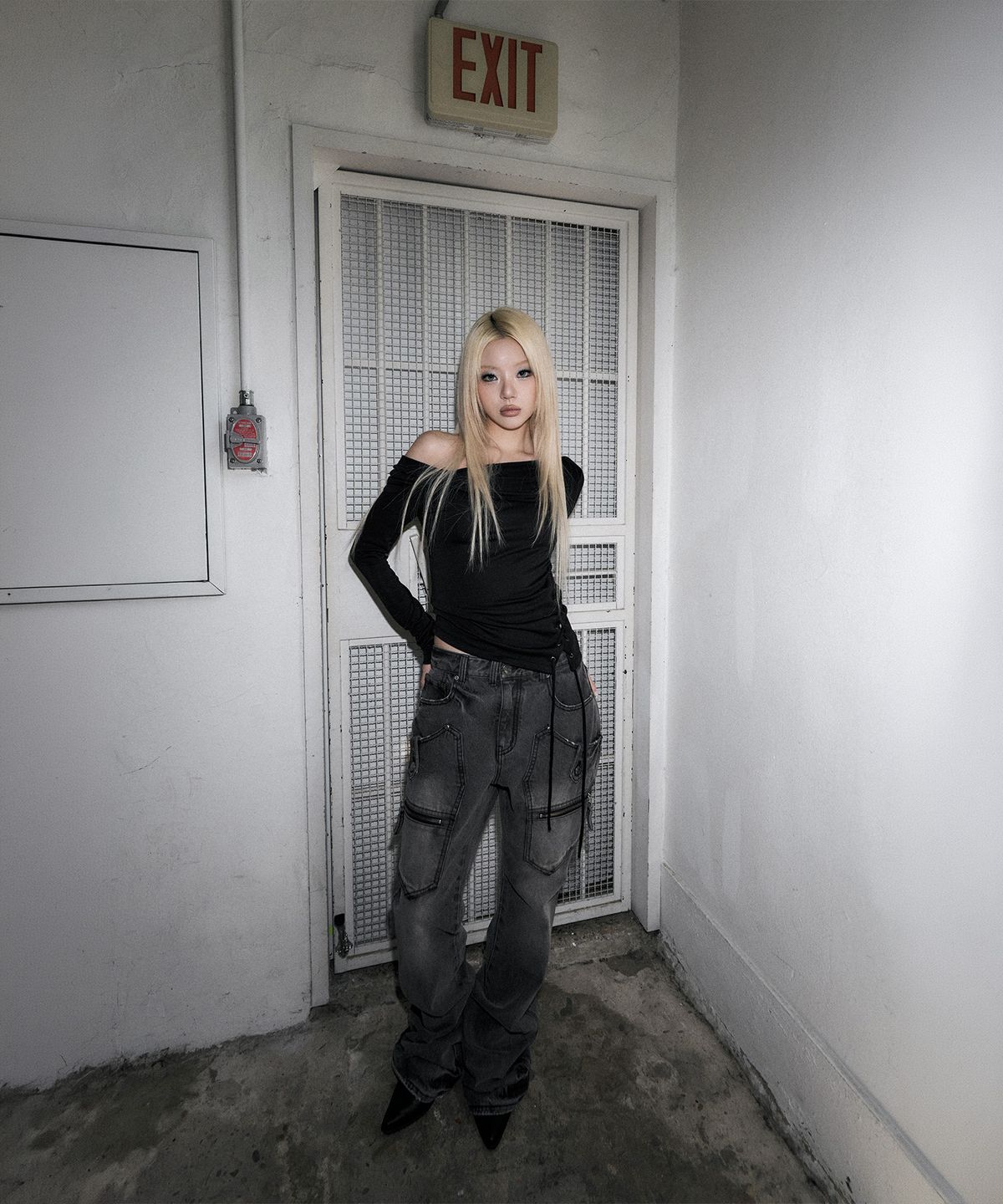 스키즘 인듀싱(SCHISM INDUCING) SHIELD POCKET BOOTCUT JEANS GREY
