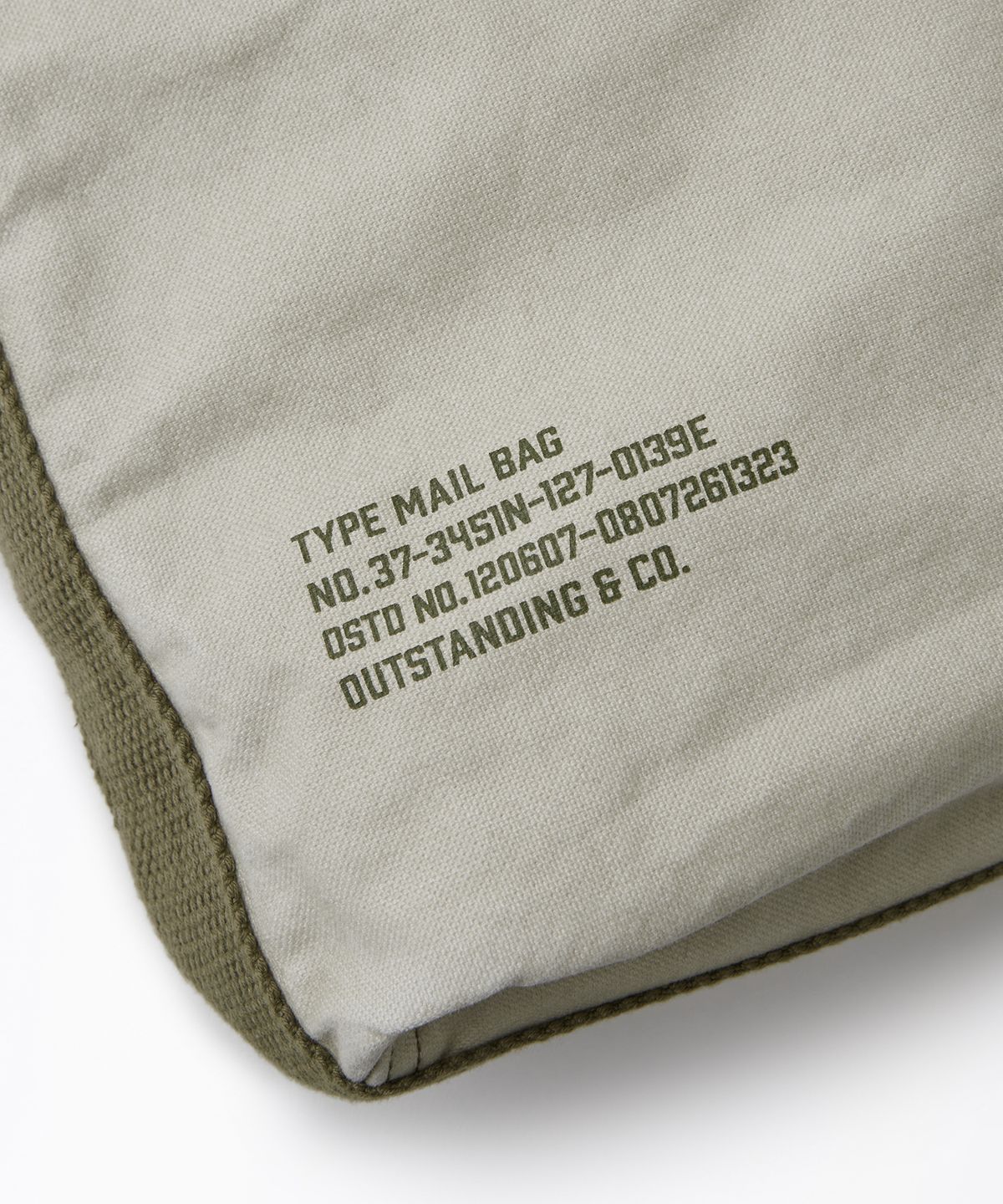 아웃스탠딩(OUTSTANDING) MAIL BAG_ECRU