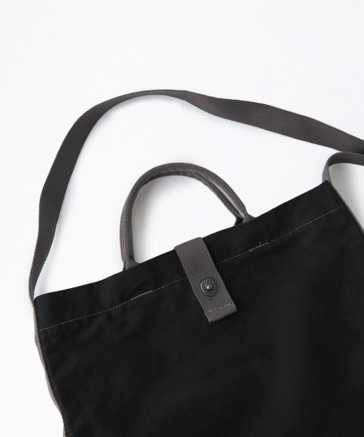 아웃스탠딩(OUTSTANDING) MAIL BAG_BLACK