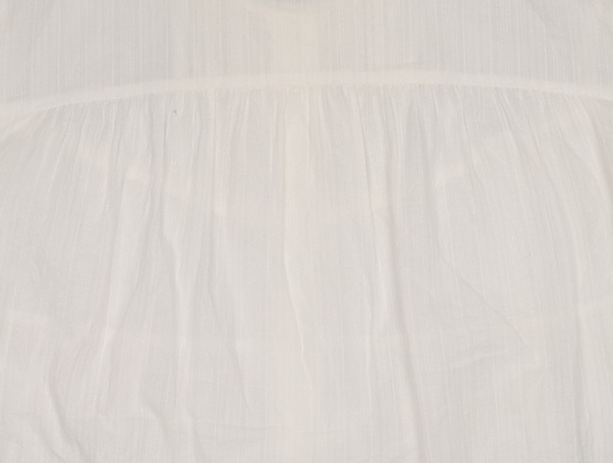 아떼 바네사브루노(ATHE VANESSABRUNO) 화이트 아일렛 자수 블라우스 (VLBL2B229WT) 85-160