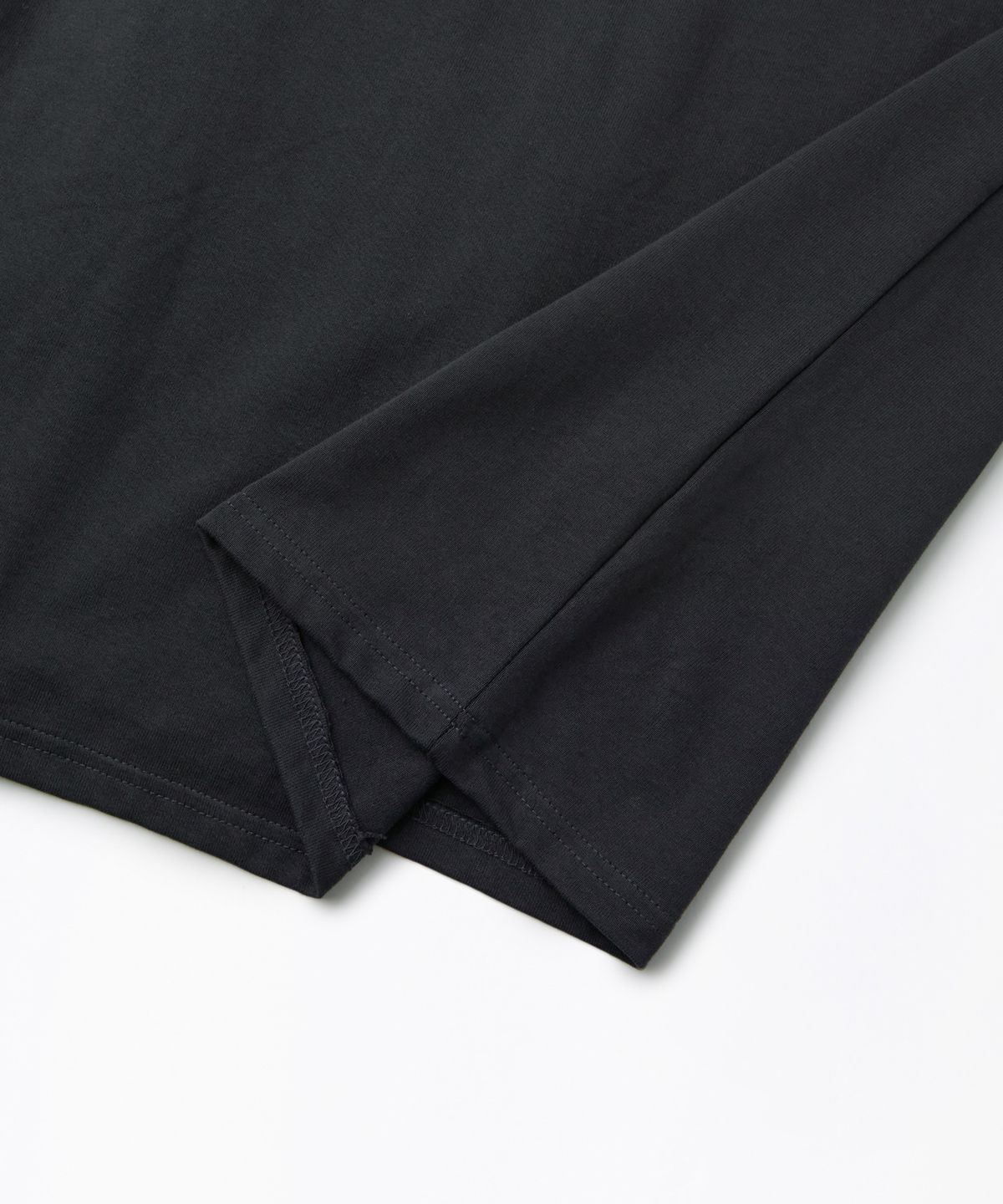아웃스탠딩(OUTSTANDING) MOT SERIES LONG SLEEVE(SPEED DUST)_CHARCOAL