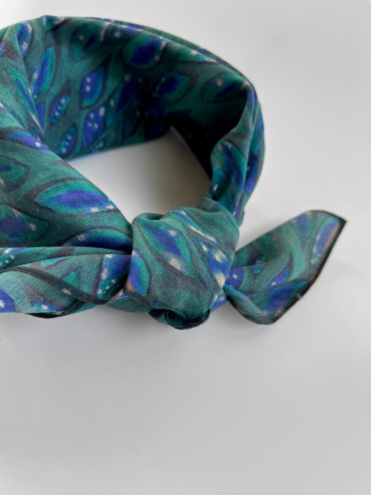마레트라(MARAETHRA) Reiki 2 Cotton Square Scarf  레이키 2 코튼 스퀘어 스카프