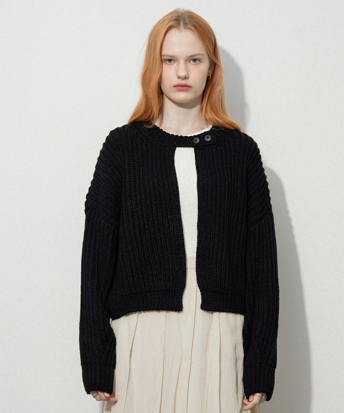 블레티(VLETI) Button Neck Knit Cardigan (Black)