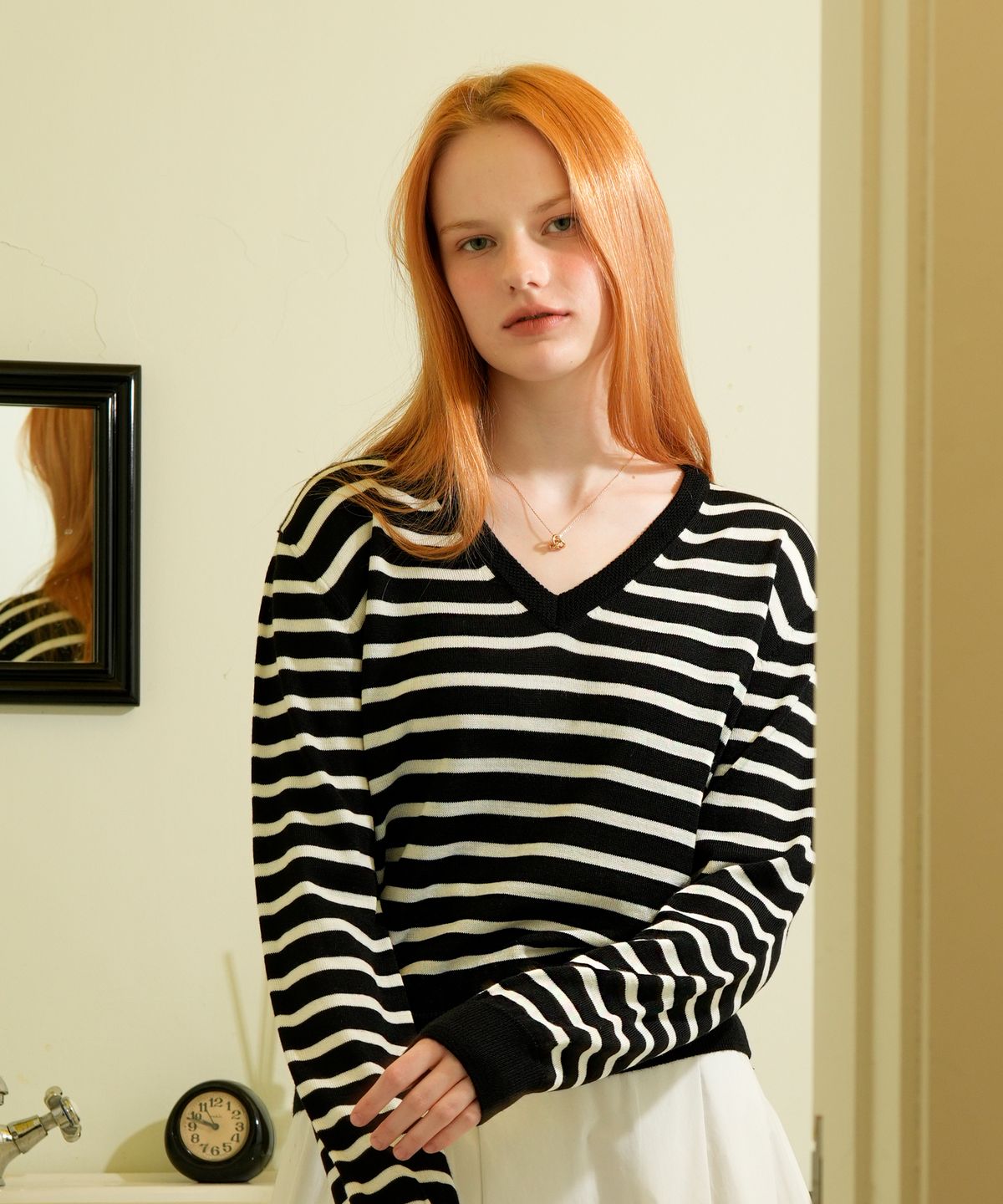 블레티(VLETI) Premium Anti-filling Wool V-neck Striped Knit (Black)