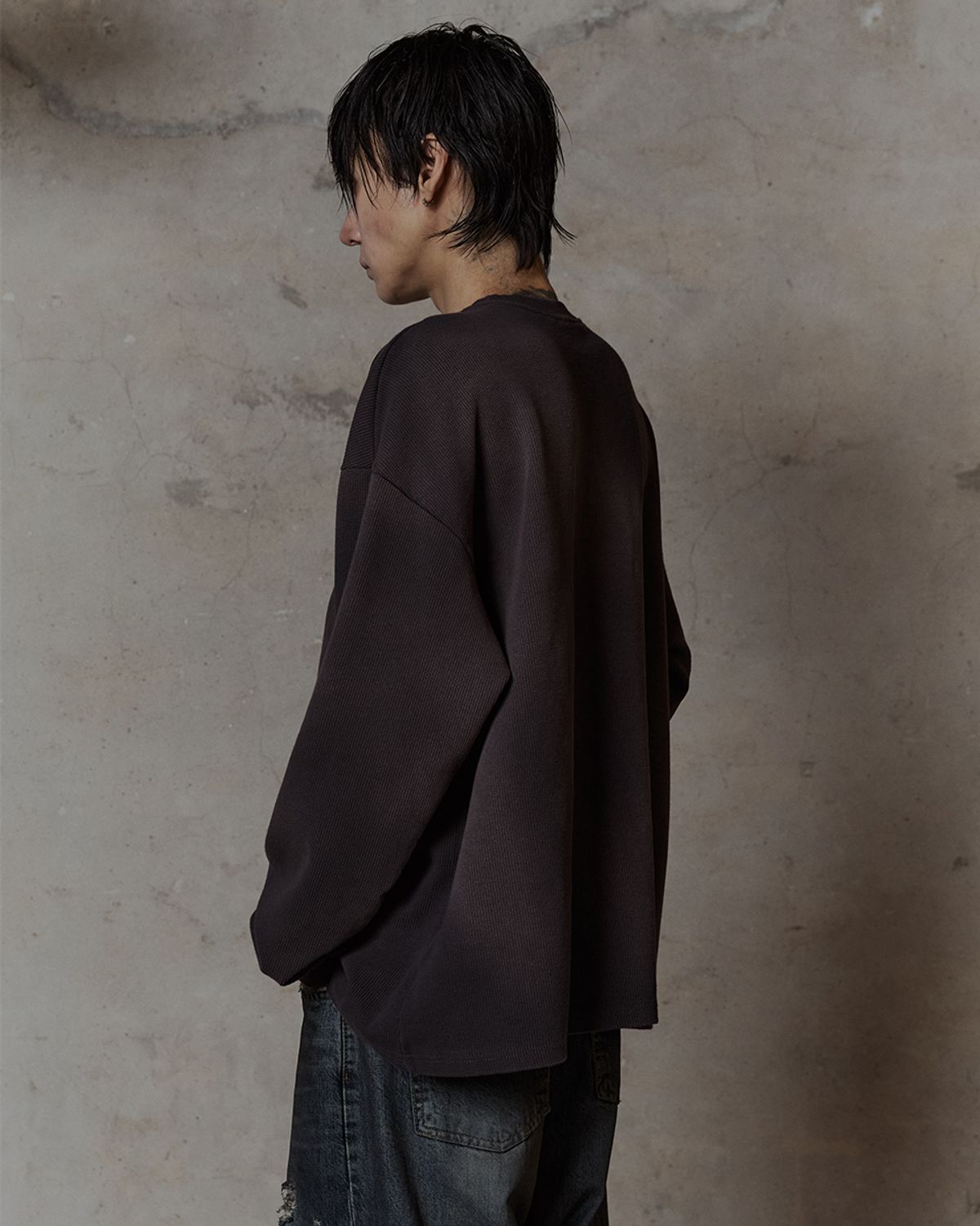 덤(THUMB) Heavy Waffle Long Sleeve (BLACK / CHARCOAL)