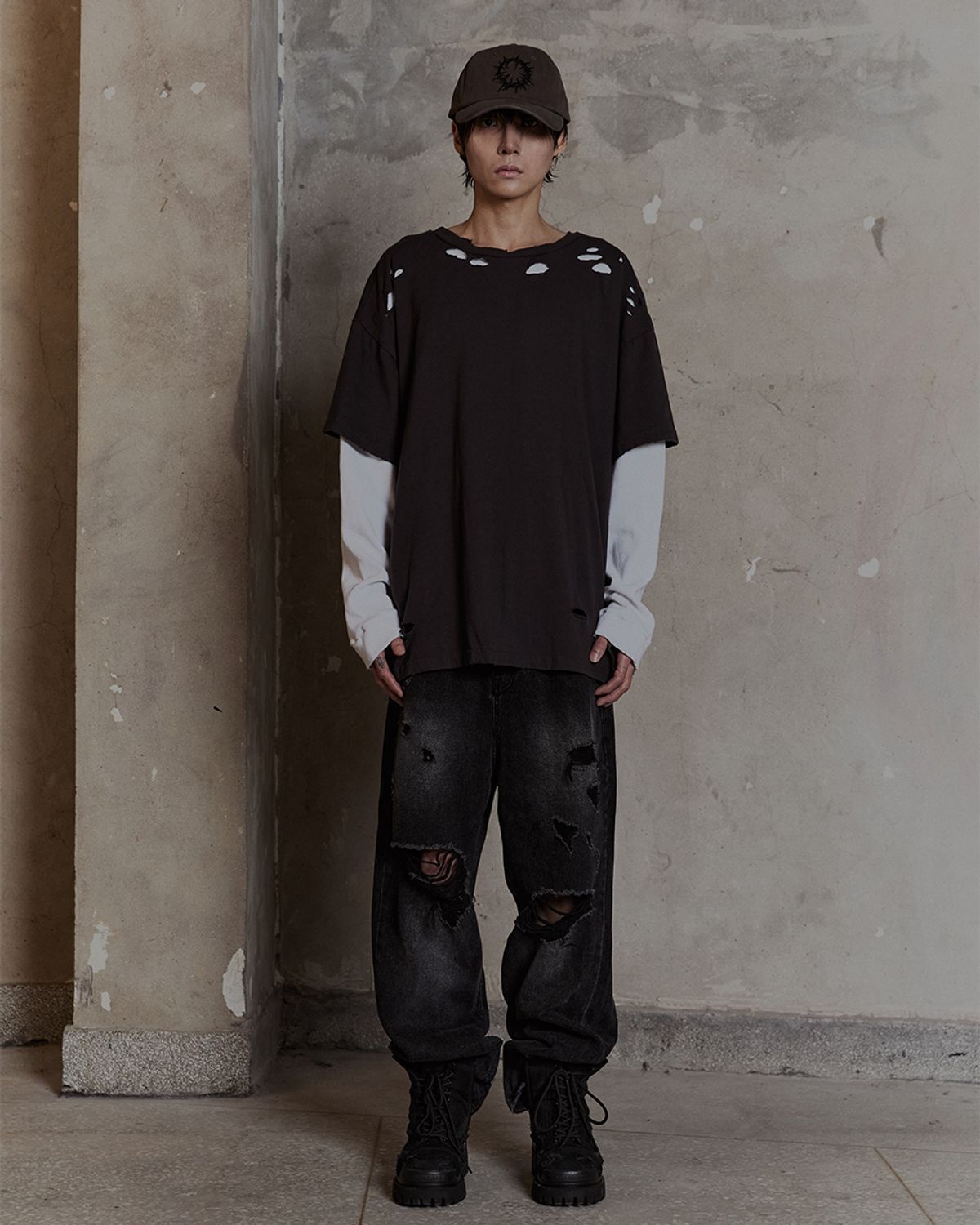 덤(THUMB) Distressed Layered T-Shirt