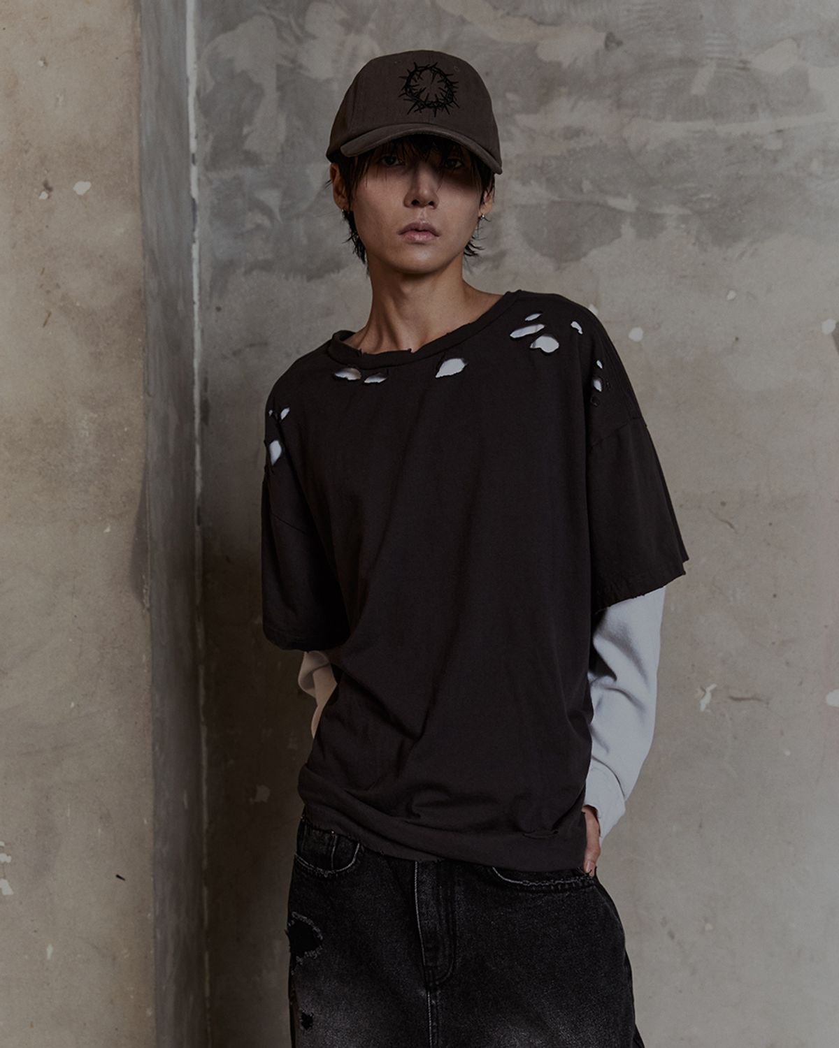 덤(THUMB) Distressed Layered T-Shirt