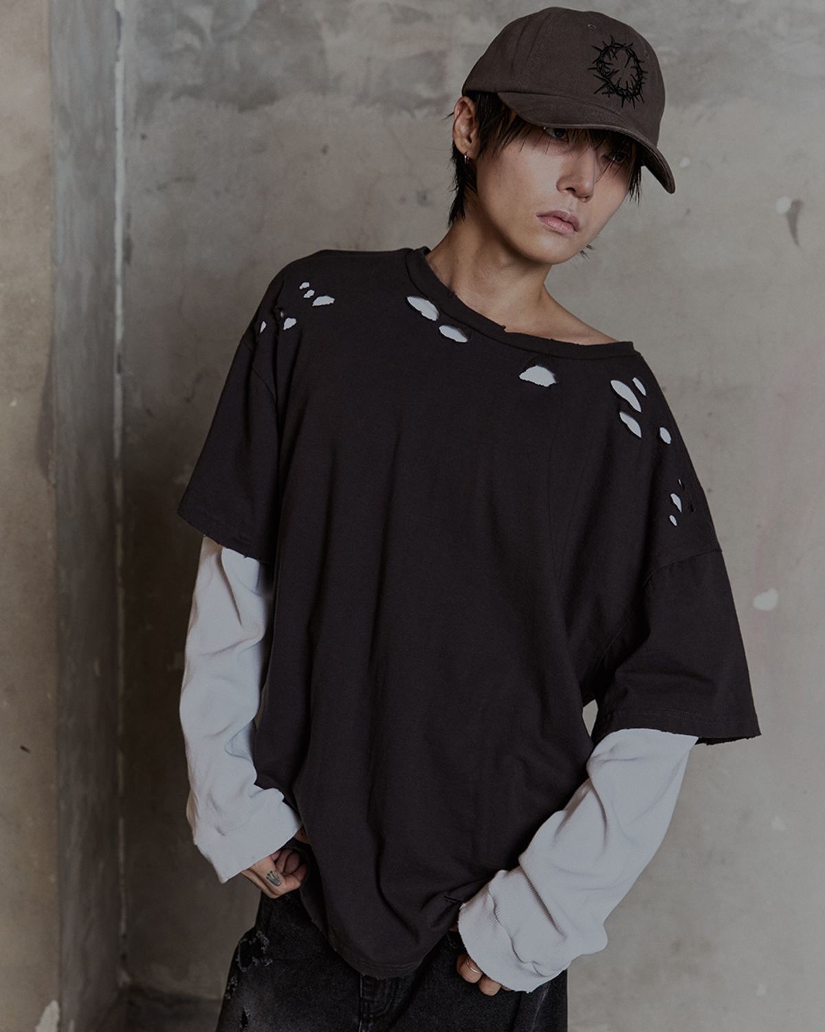 덤(THUMB) Distressed Layered T-Shirt