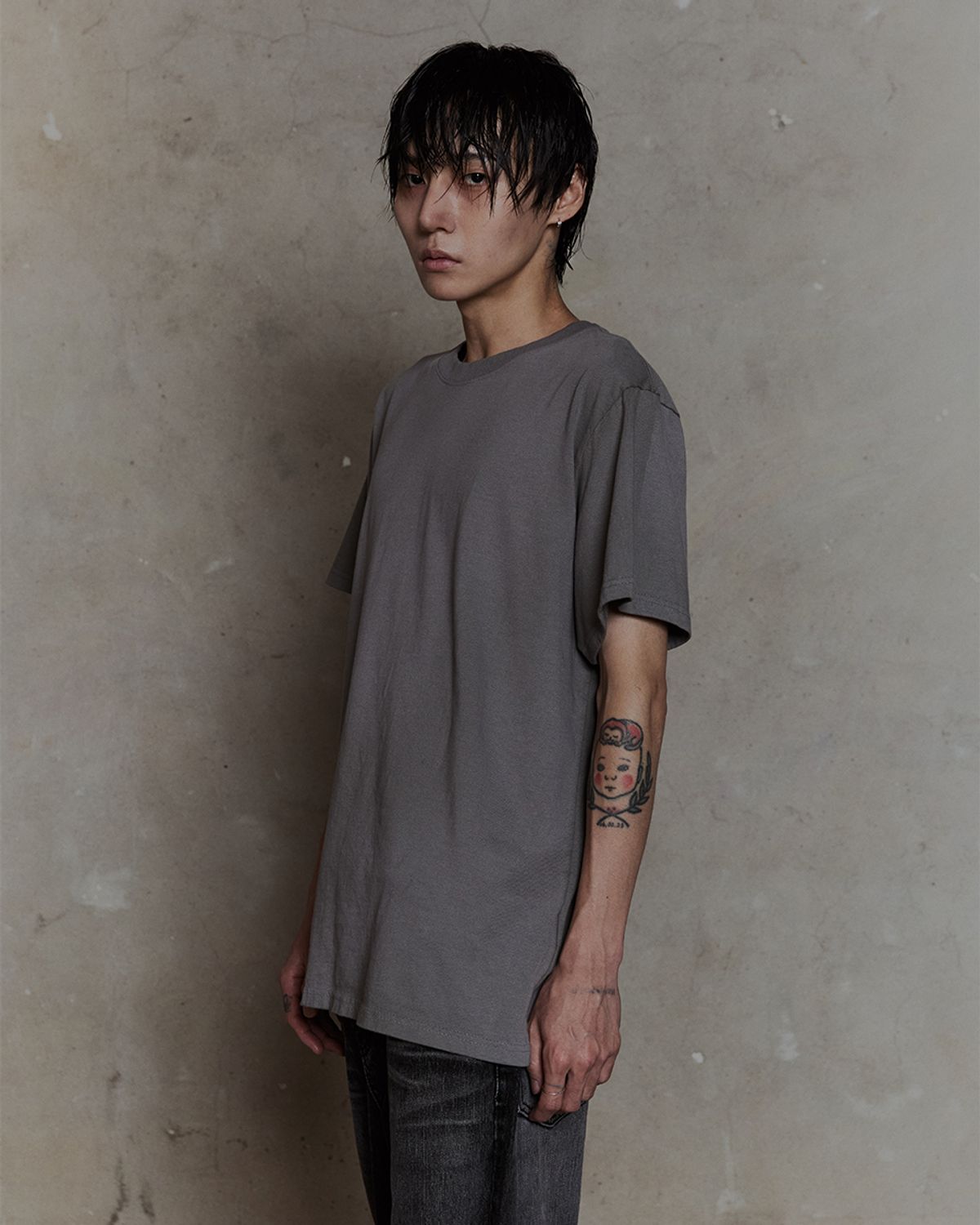 덤(THUMB) Fade Brush T-Shirt (BLACK/KHAKI)