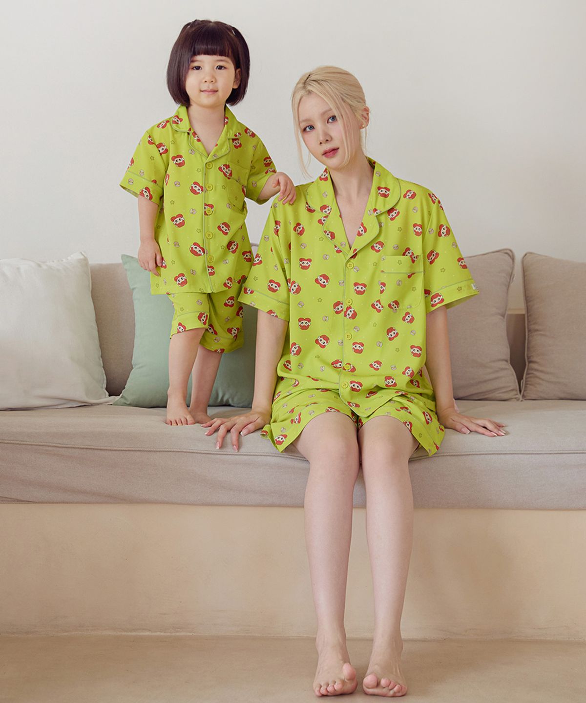 도씨(DOSSY) [2PACK] 찰랑핑 실크핏 반팔 패밀리 잠옷 세트(성인1+키즈1)