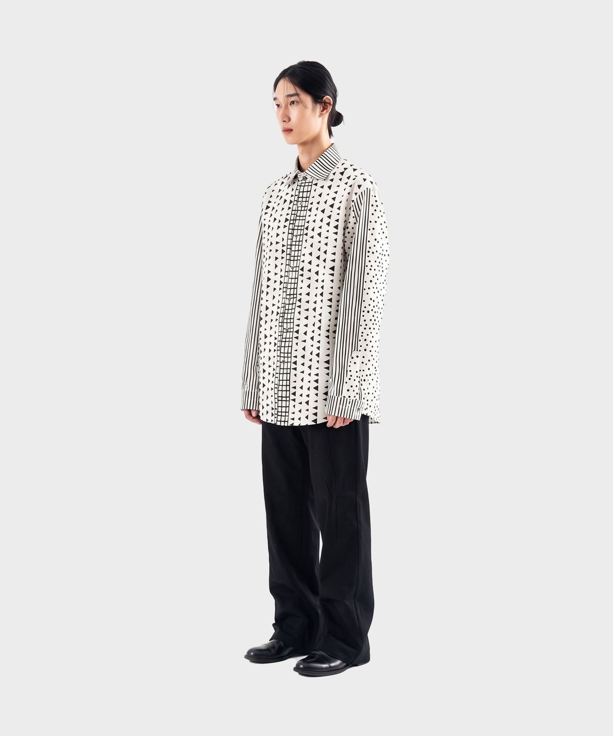 상민(SANGMIN) 레귤러 핏 멀티 그래픽 셔츠