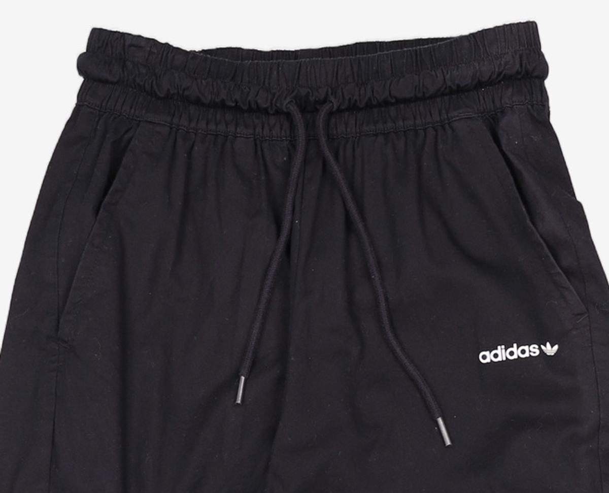 아디다스(ADIDAS) 카고 팬츠 - 블랙 / IR9796 M