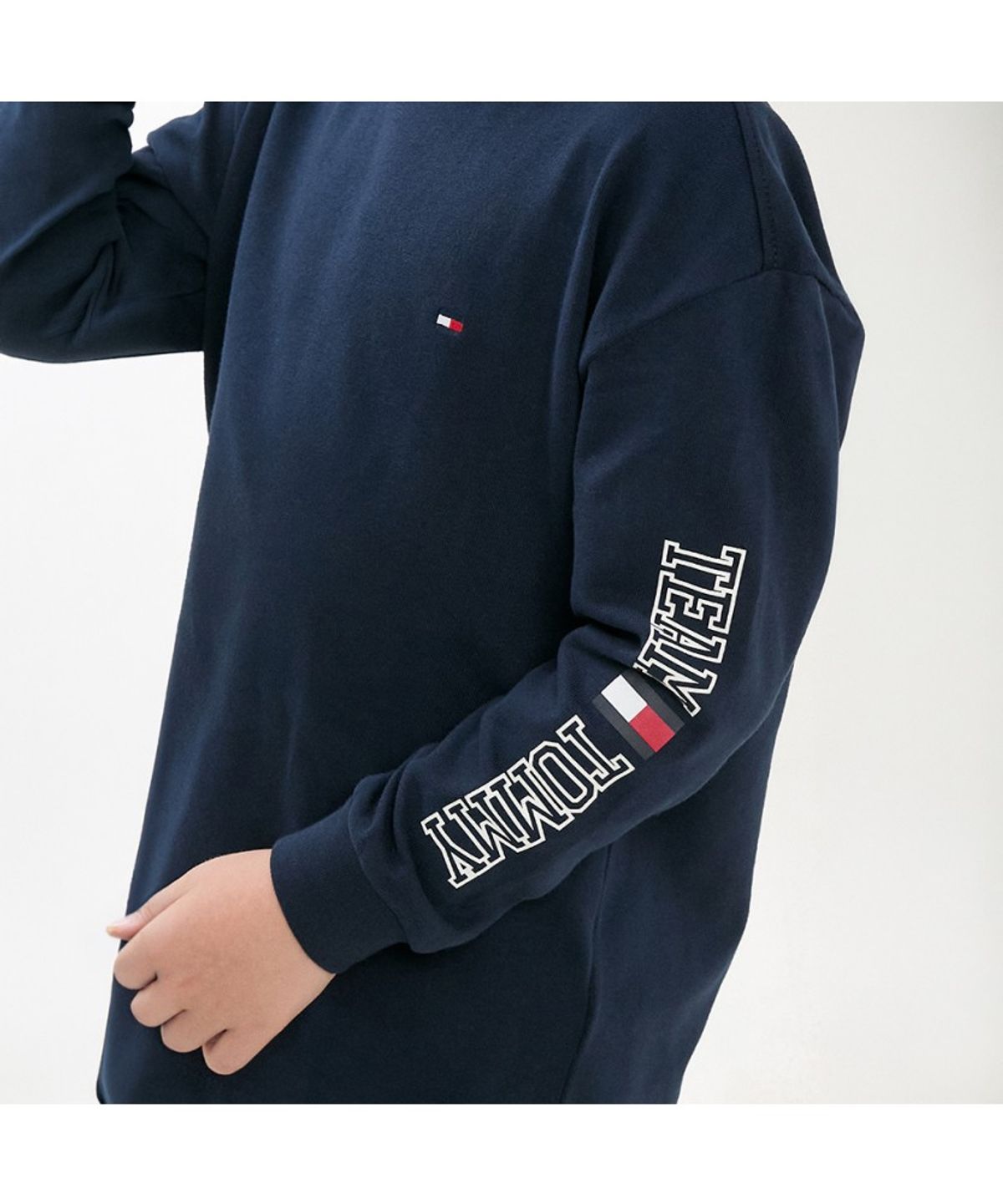 타미힐피거 키즈(TOMMY HILFIGER KIDS) 슬리브 로고 그래픽 티셔츠