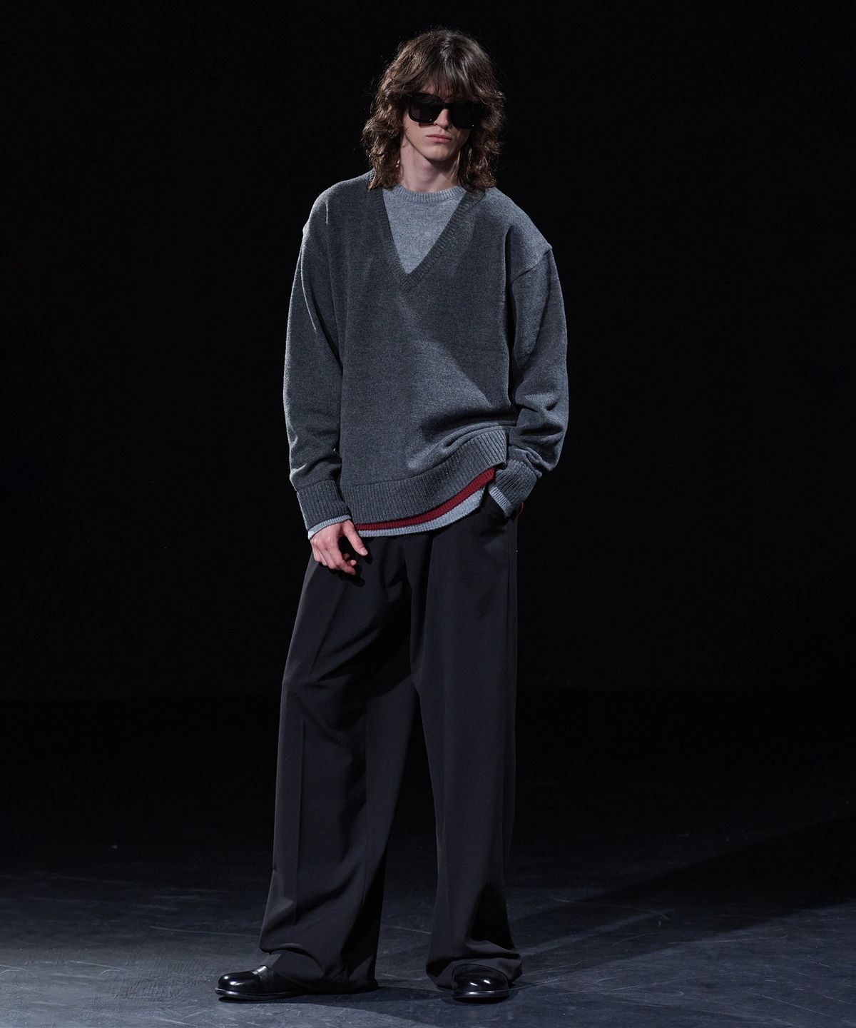 테이크이지(TAKEASY) [DMD] VEIL DV KNIT - Charcoal
