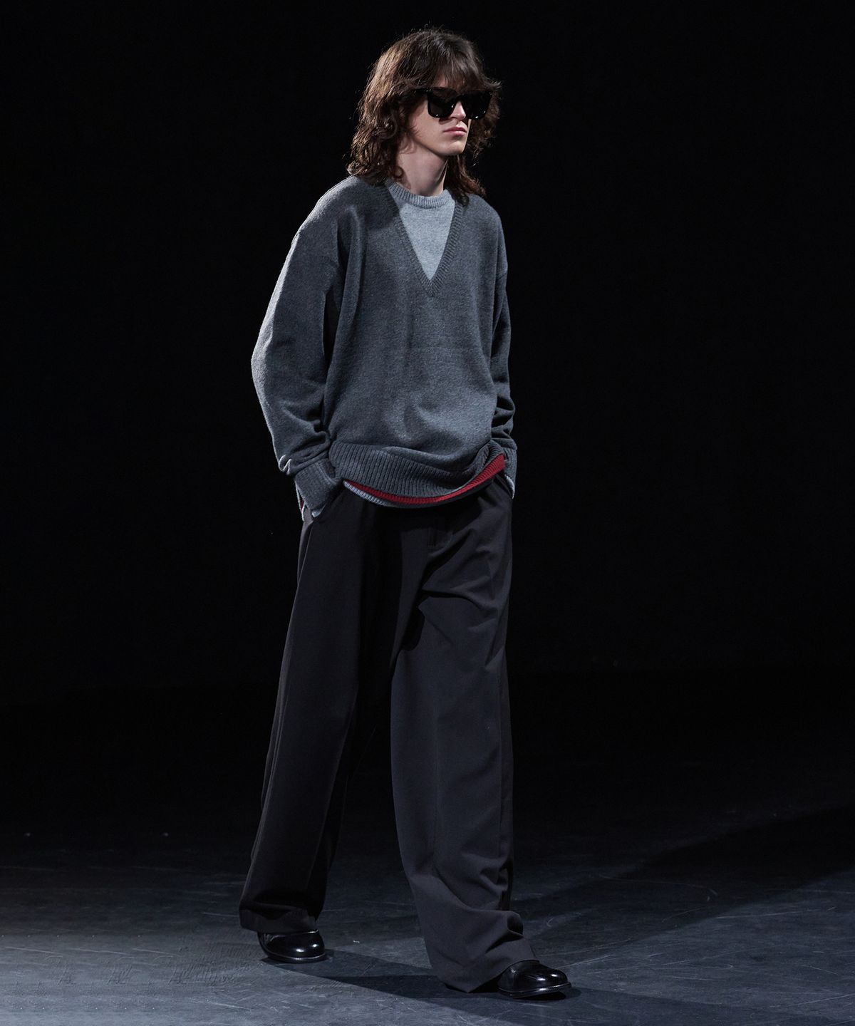 테이크이지(TAKEASY) [DMD] VEIL DV KNIT - Charcoal