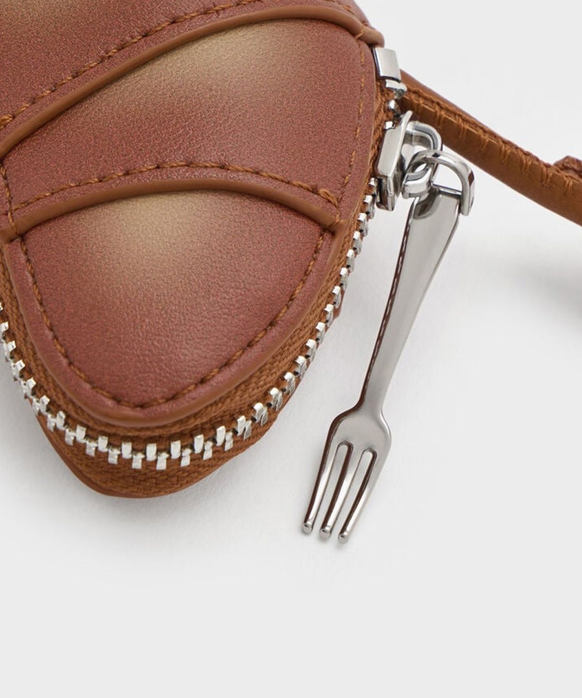 찰스앤키스(CHARLES & KEITH) 크루아상 참 CK8-10681230