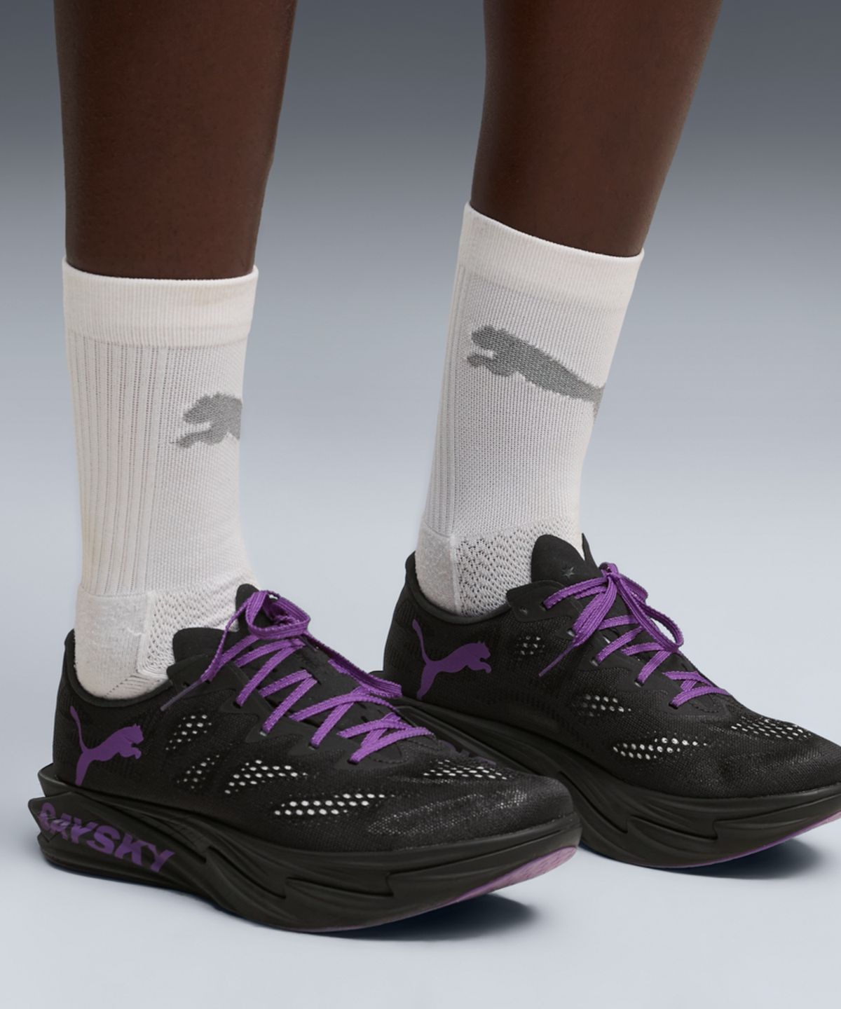 푸마(PUMA) [PUMA X SAYSKY] 디비에이트 나이트로 엘리트 4 우먼스 - 플랫 다크 그레이:울트라 퍼플 / 313943-01