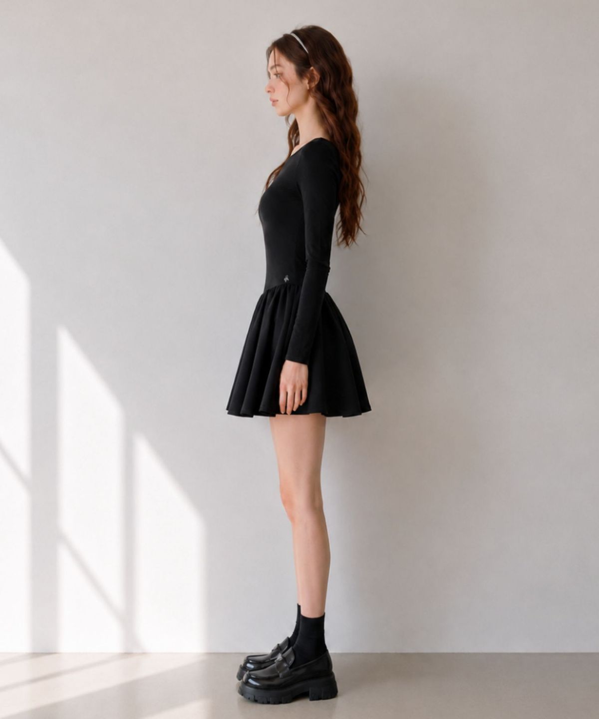 블랙크러쉬(BLACRUSH) Boatneck Flared Mini Dress / 블랙