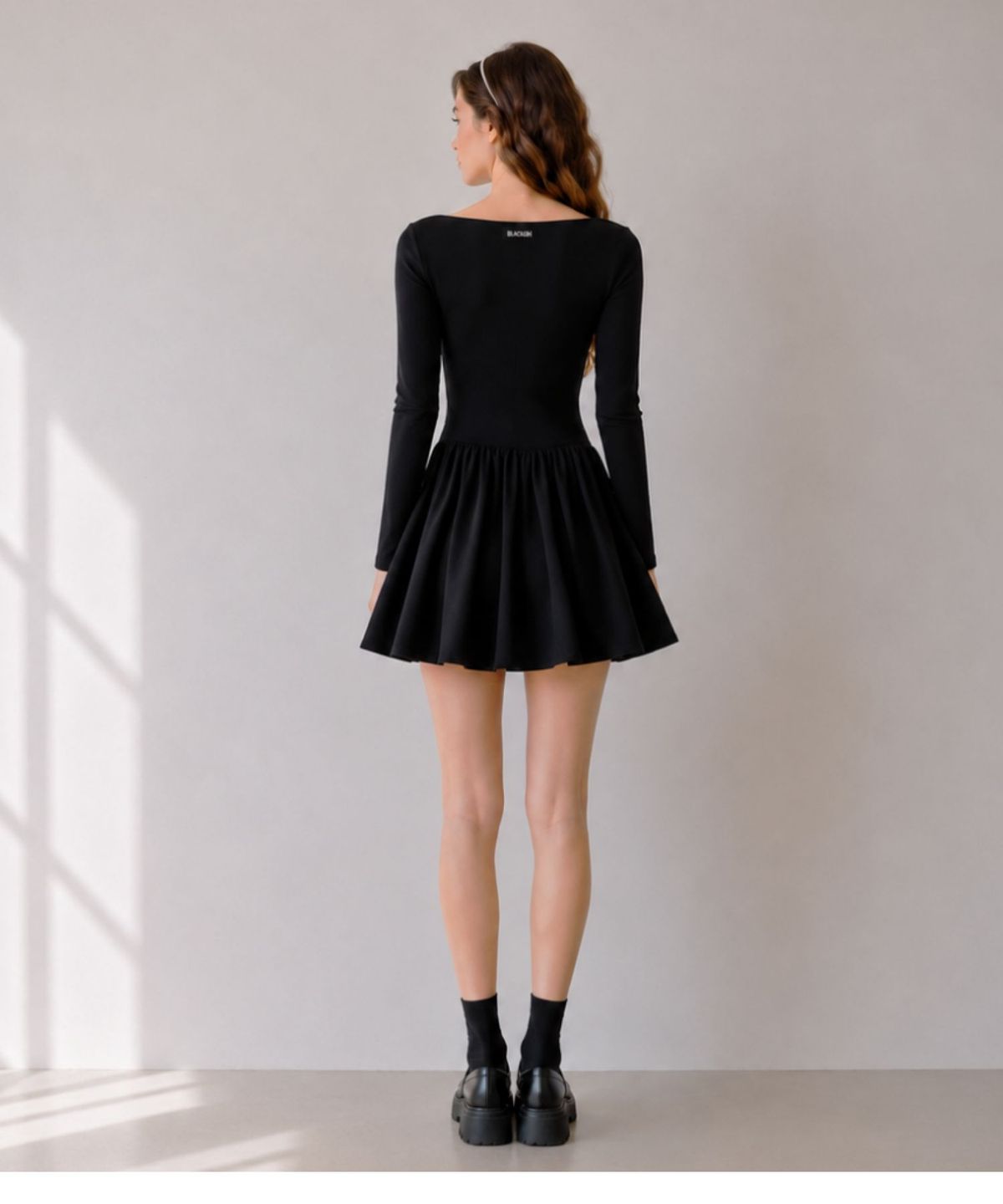 블랙크러쉬(BLACRUSH) Boatneck Flared Mini Dress / 블랙