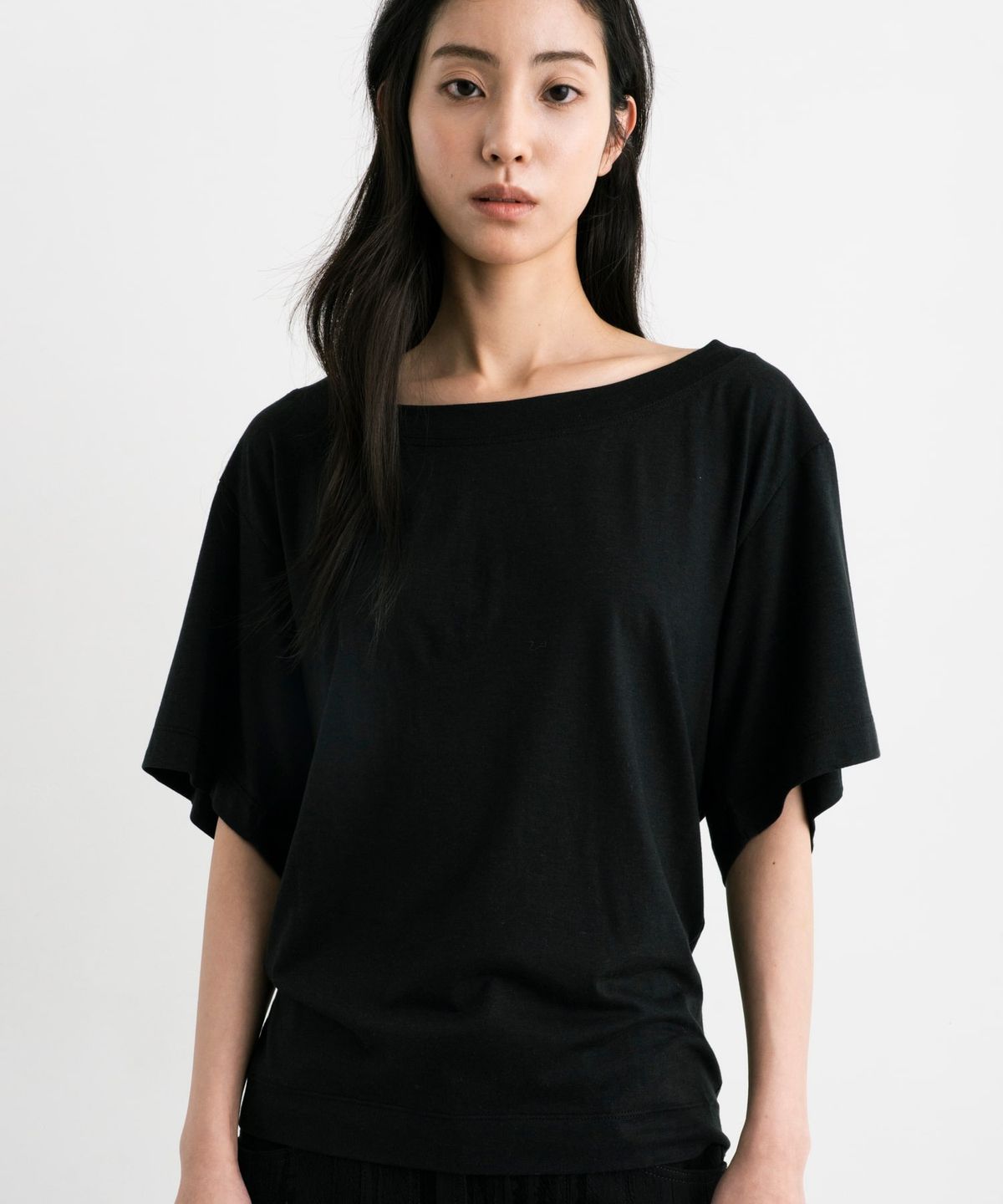앙개(ANGGAE) Oversized Back Draped TShirt  Black