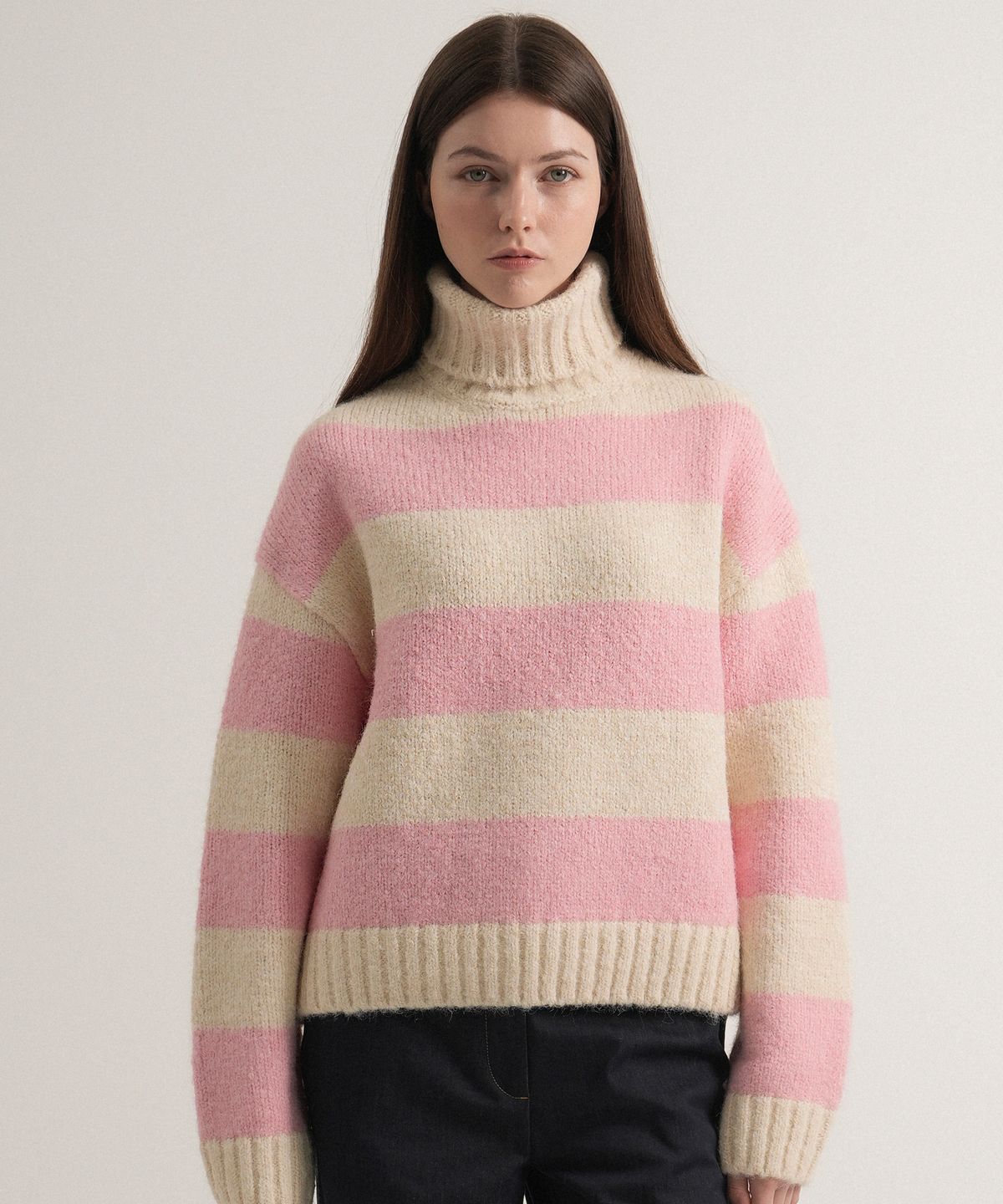 블레티(VLETI) Wool Stripe Turtleneck Sweater (Pink)