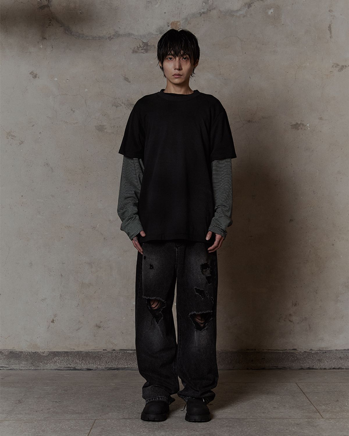 덤(THUMB) Broken Fade Denim (Black)