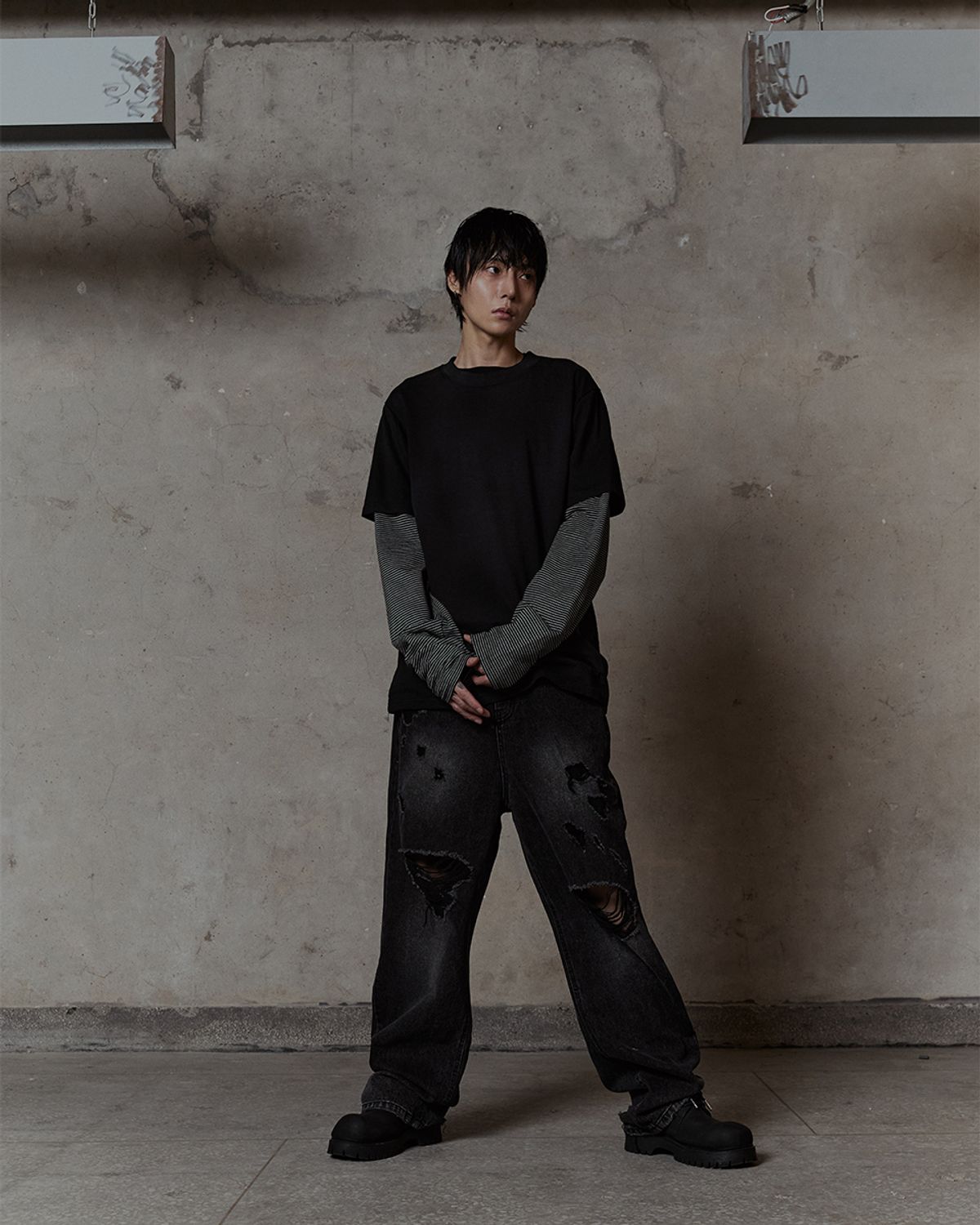덤(THUMB) Broken Fade Denim (Black)