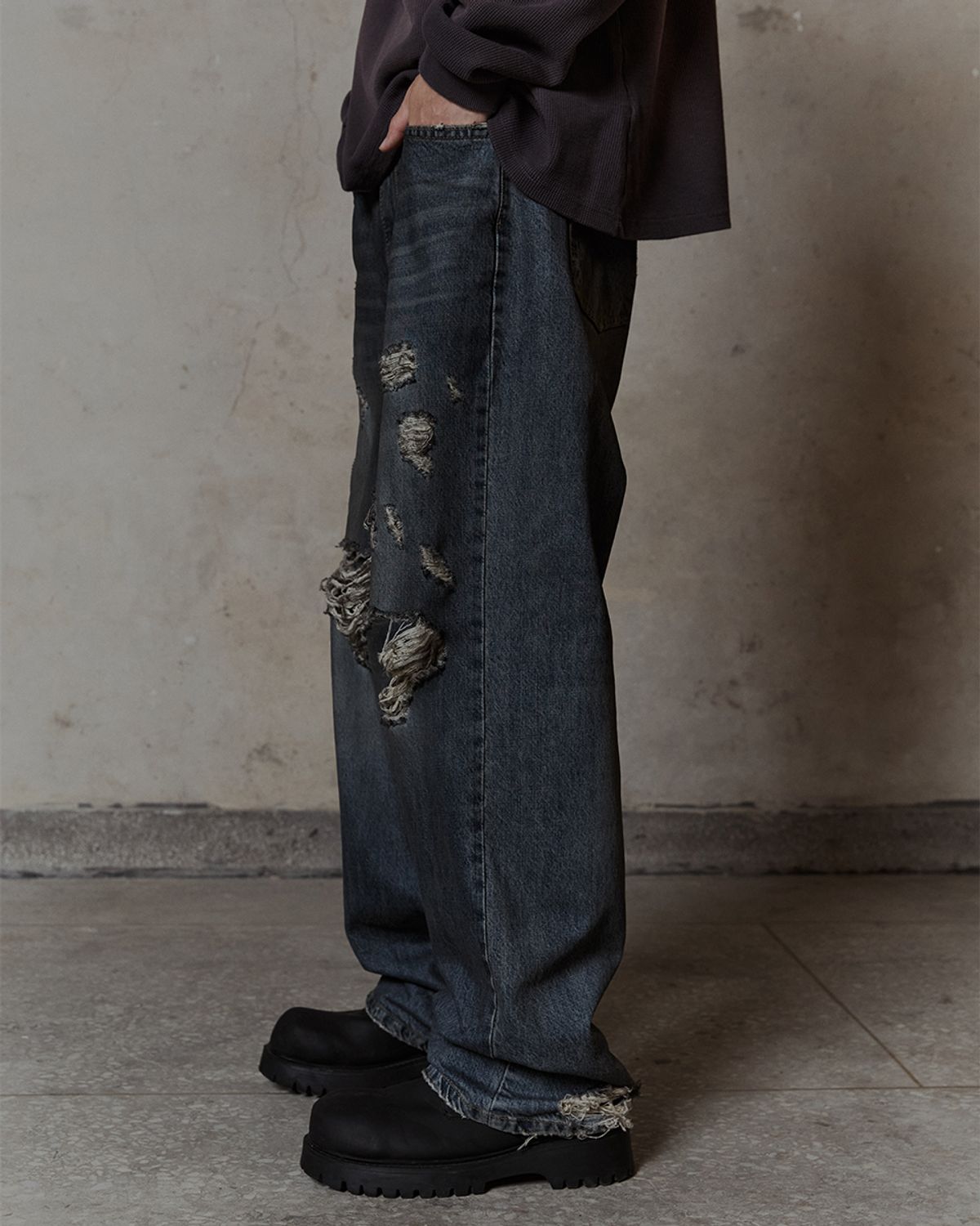 덤(THUMB) Broken Fade Denim (Indigo)