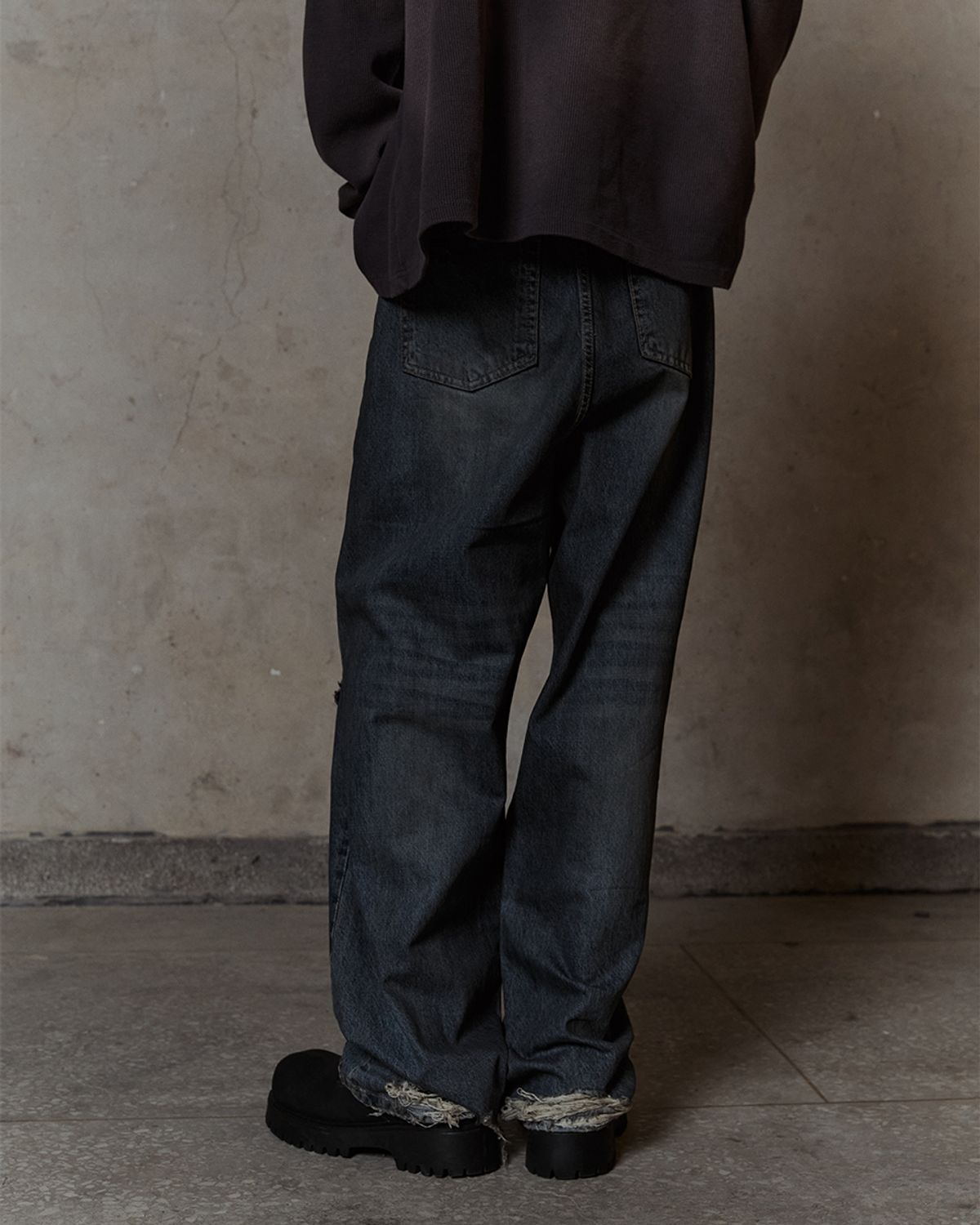 덤(THUMB) Broken Fade Denim (Indigo)