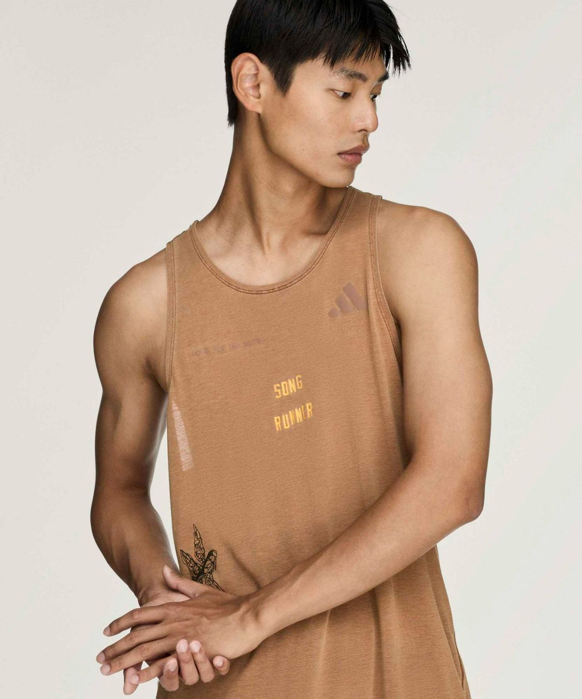 아디다스(ADIDAS) [SFTM 컬래버] 탱크 탑 - 더스키브론즈 / KW8035