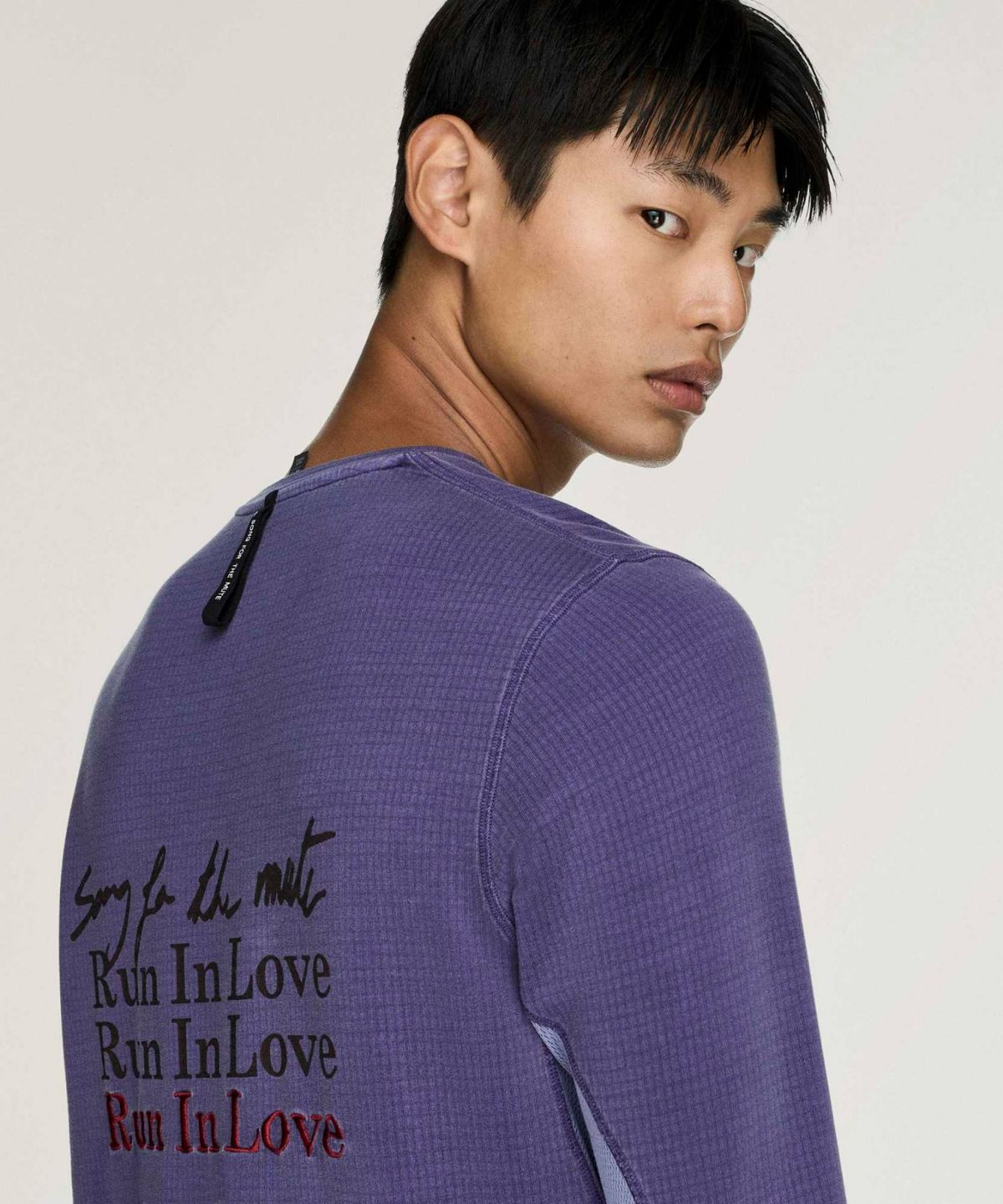 아디다스(ADIDAS) [SFTM 컬래버] 롱 슬리브 티셔츠 - 테크퍼플 / KS7177