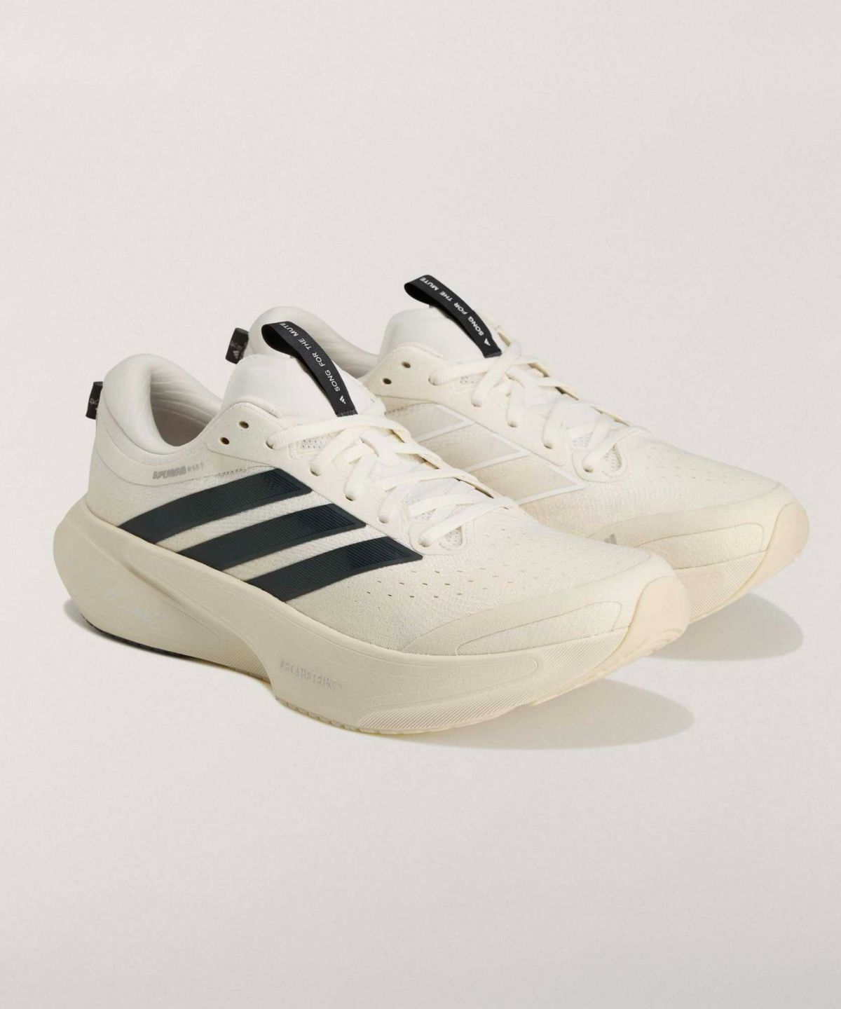 아디다스(ADIDAS) [SFTM 컬래버] 슈퍼노바 라이즈 3 M - 크림화이트:카본 / LA3962