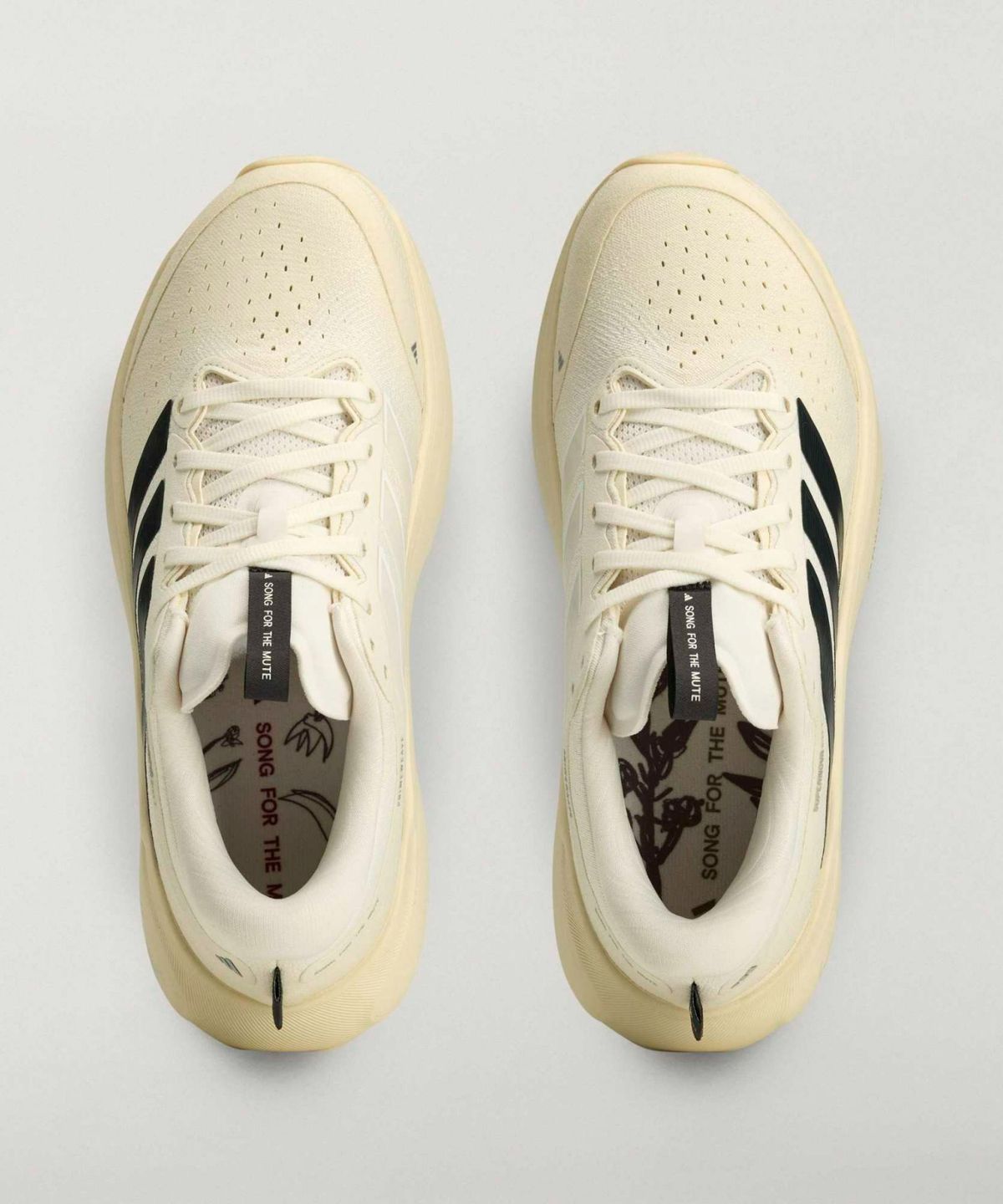 아디다스(ADIDAS) [SFTM 컬래버] 슈퍼노바 라이즈 3 W - 크림화이트:카본 / KI7347