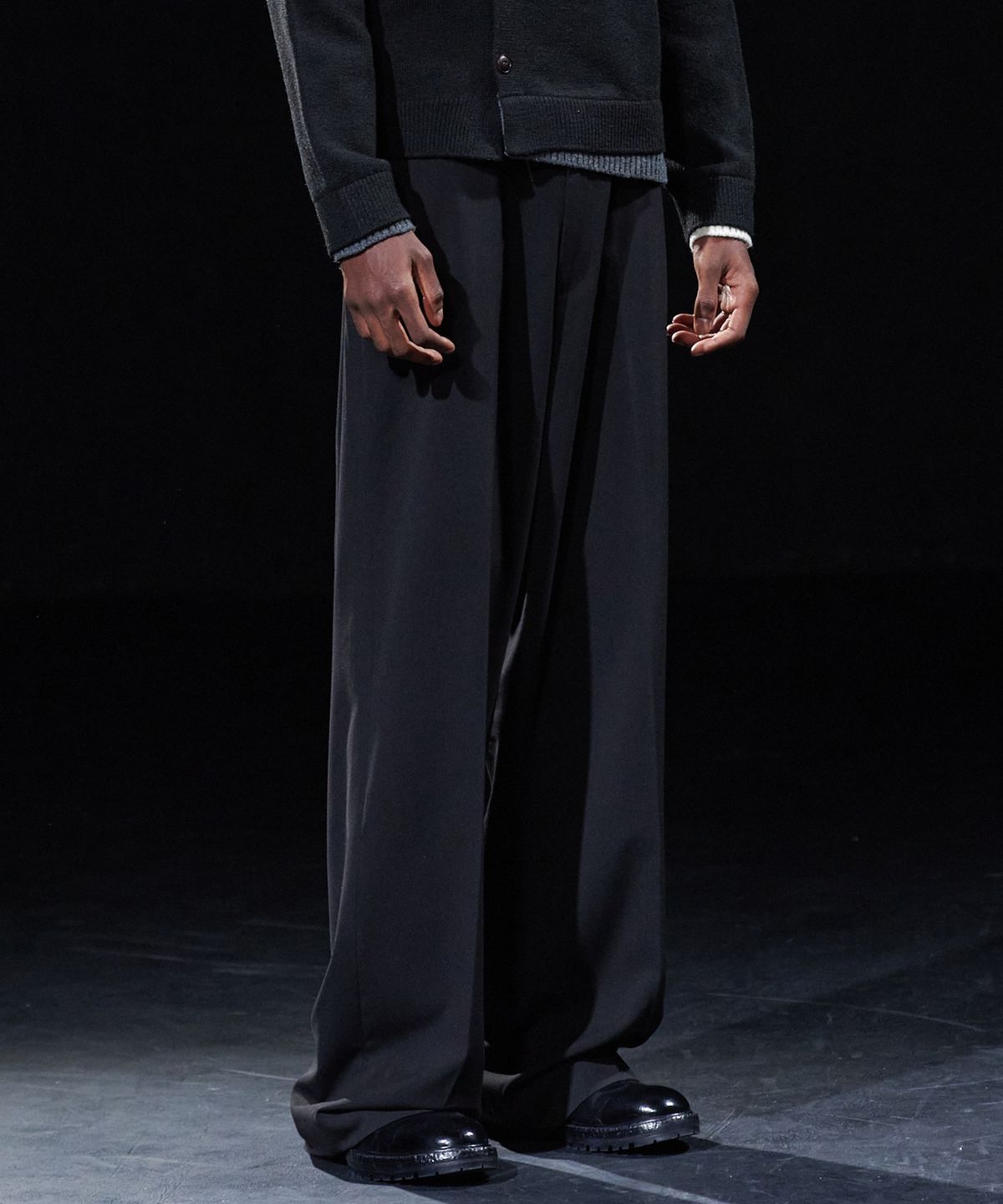 테이크이지(TAKEASY) [DMD] VEIL WS SLACKS - Black
