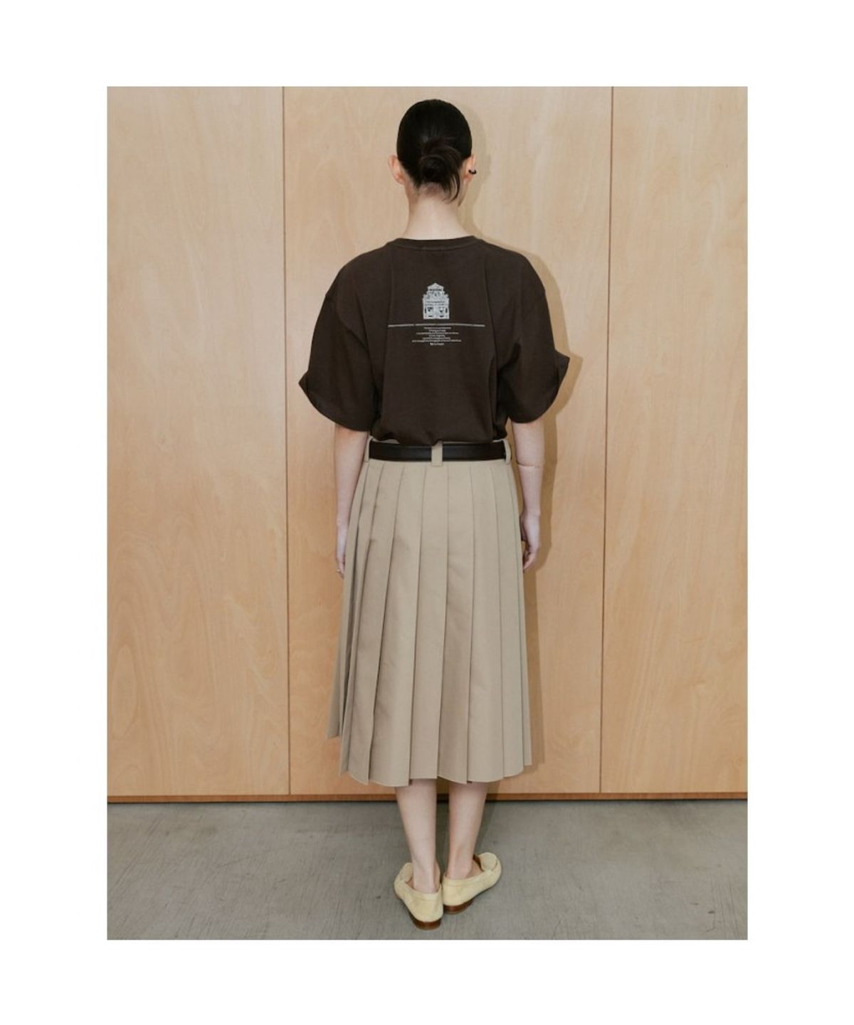 디애퍼처(THE APERTURE) 90S Graphic TShirt  Brown (TA6742A18D)