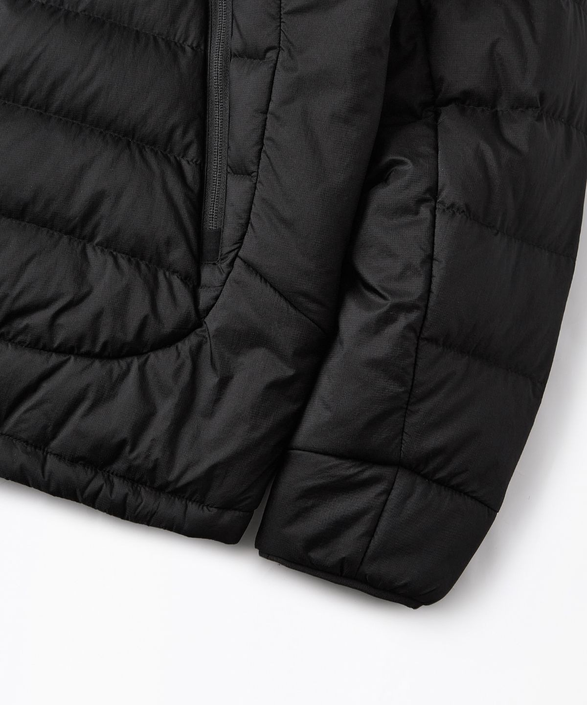 아웃스탠딩(OUTSTANDING) PCU FEATHERED DOWN JACKET_BLACK