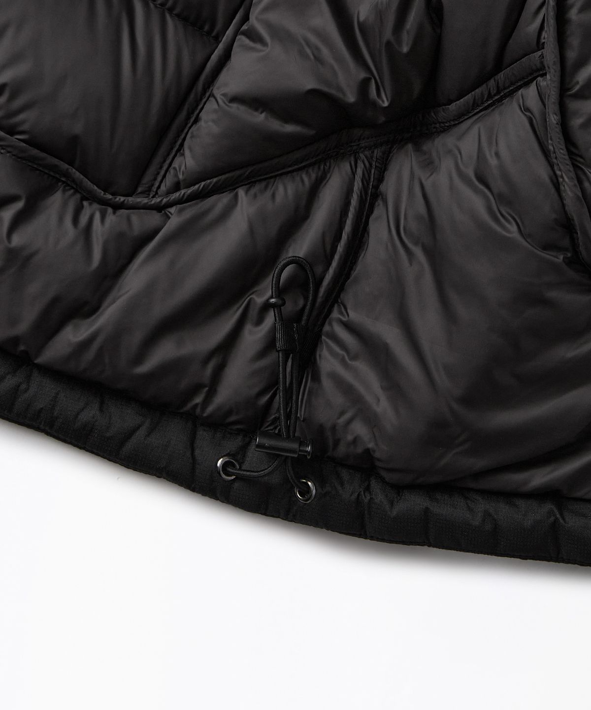 아웃스탠딩(OUTSTANDING) PCU FEATHERED DOWN JACKET_BLACK