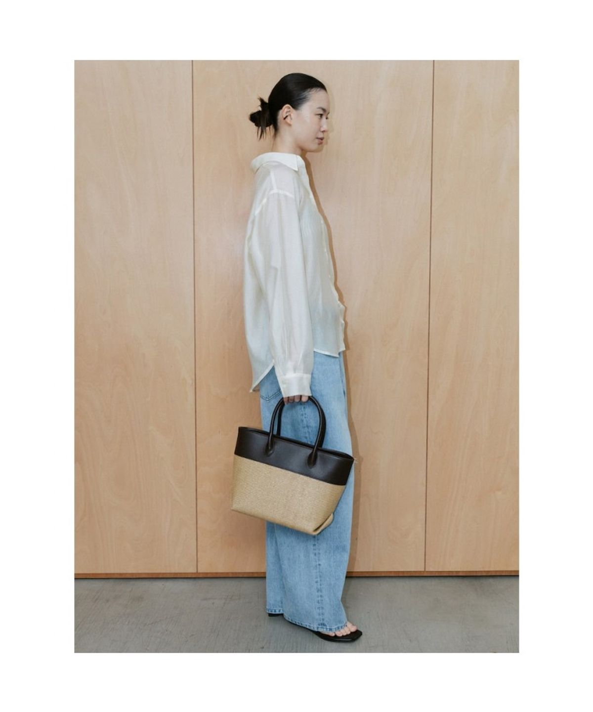 디애퍼처(THE APERTURE) Sheer Stripe Shirt  Ivory (TA6764A050)