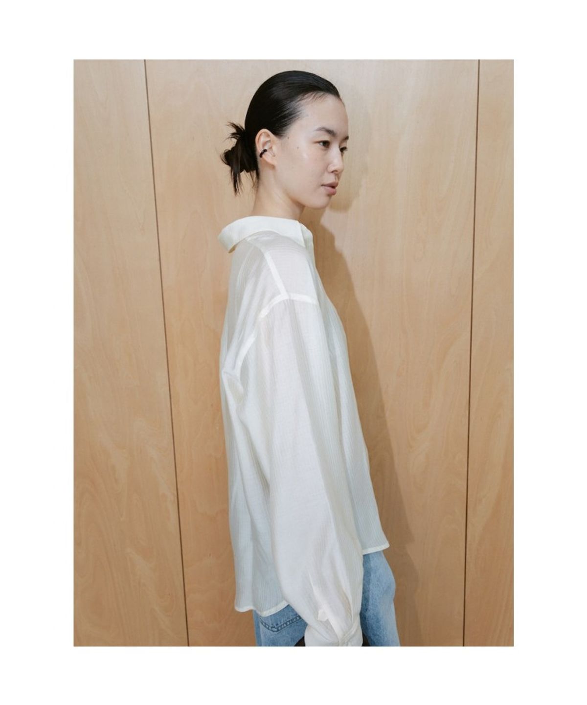 디애퍼처(THE APERTURE) Sheer Stripe Shirt  Ivory (TA6764A050)