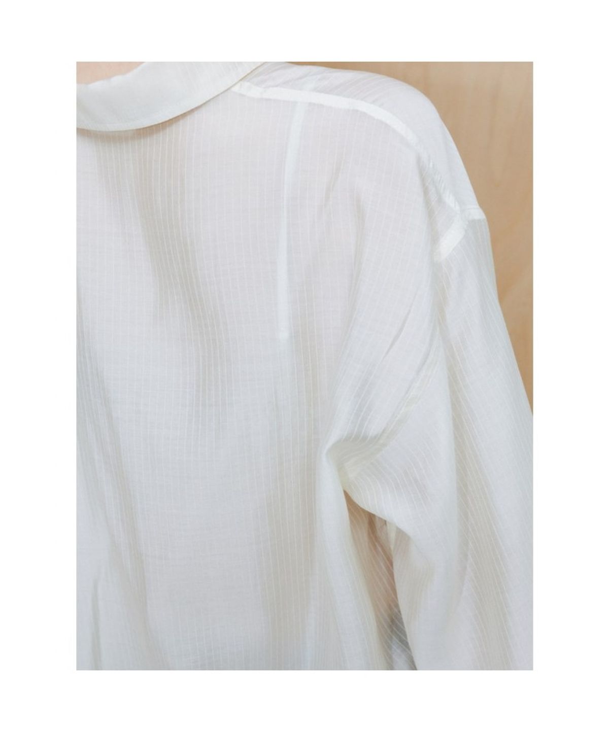 디애퍼처(THE APERTURE) Sheer Stripe Shirt  Ivory (TA6764A050)