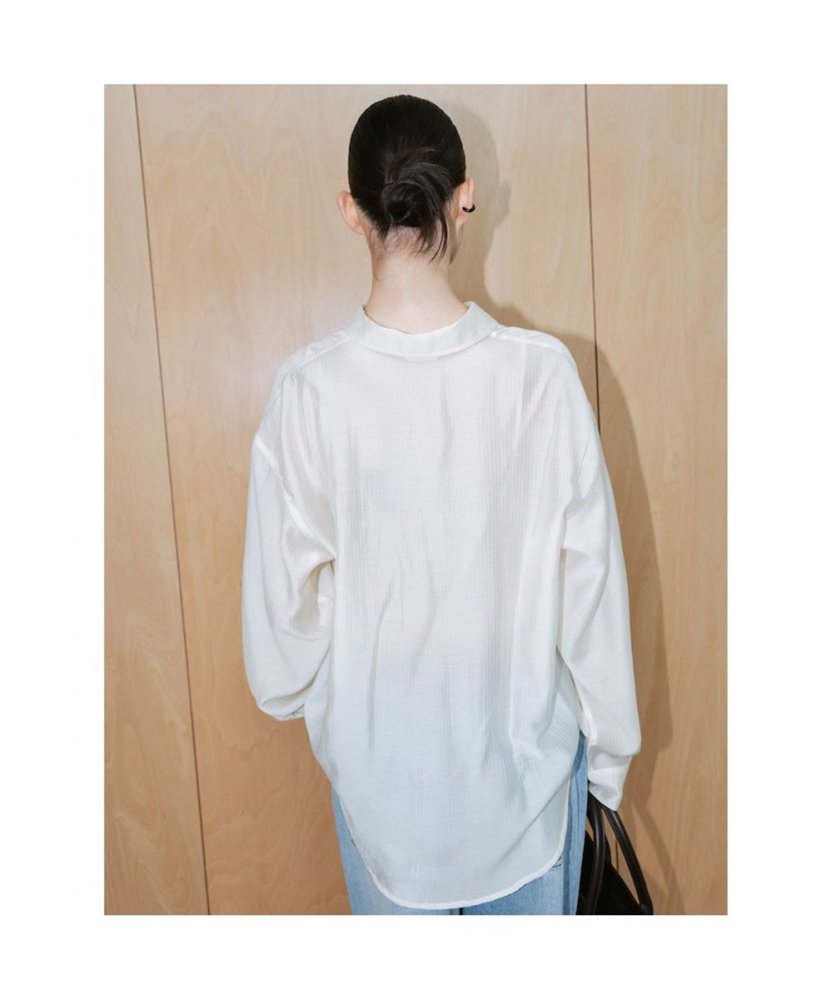 디애퍼처(THE APERTURE) Sheer Stripe Shirt  Ivory (TA6764A050)