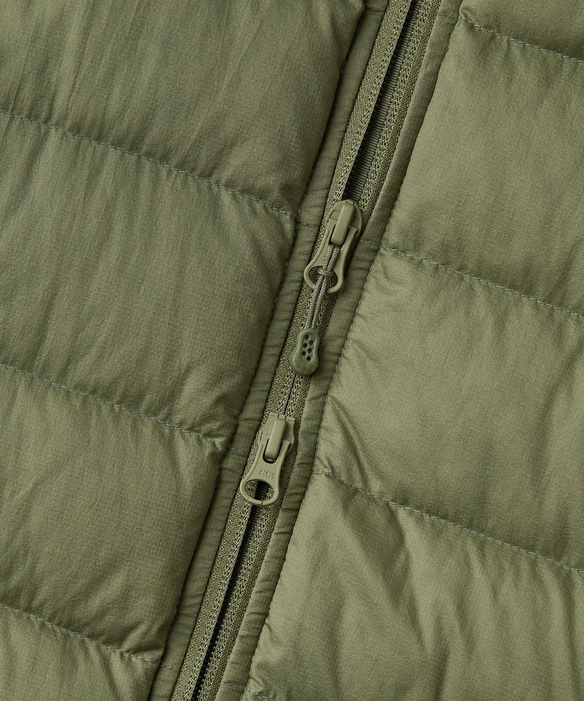 아웃스탠딩(OUTSTANDING) PCU FEATHERED DOWN JACKET_OLIVE