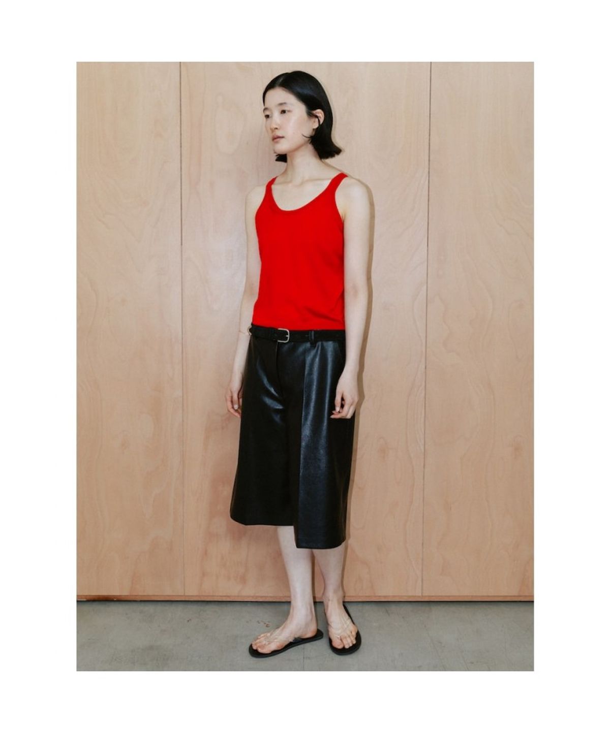 디애퍼처(THE APERTURE) Paul Sleeveless Knit Top  Red (TA6451A036)
