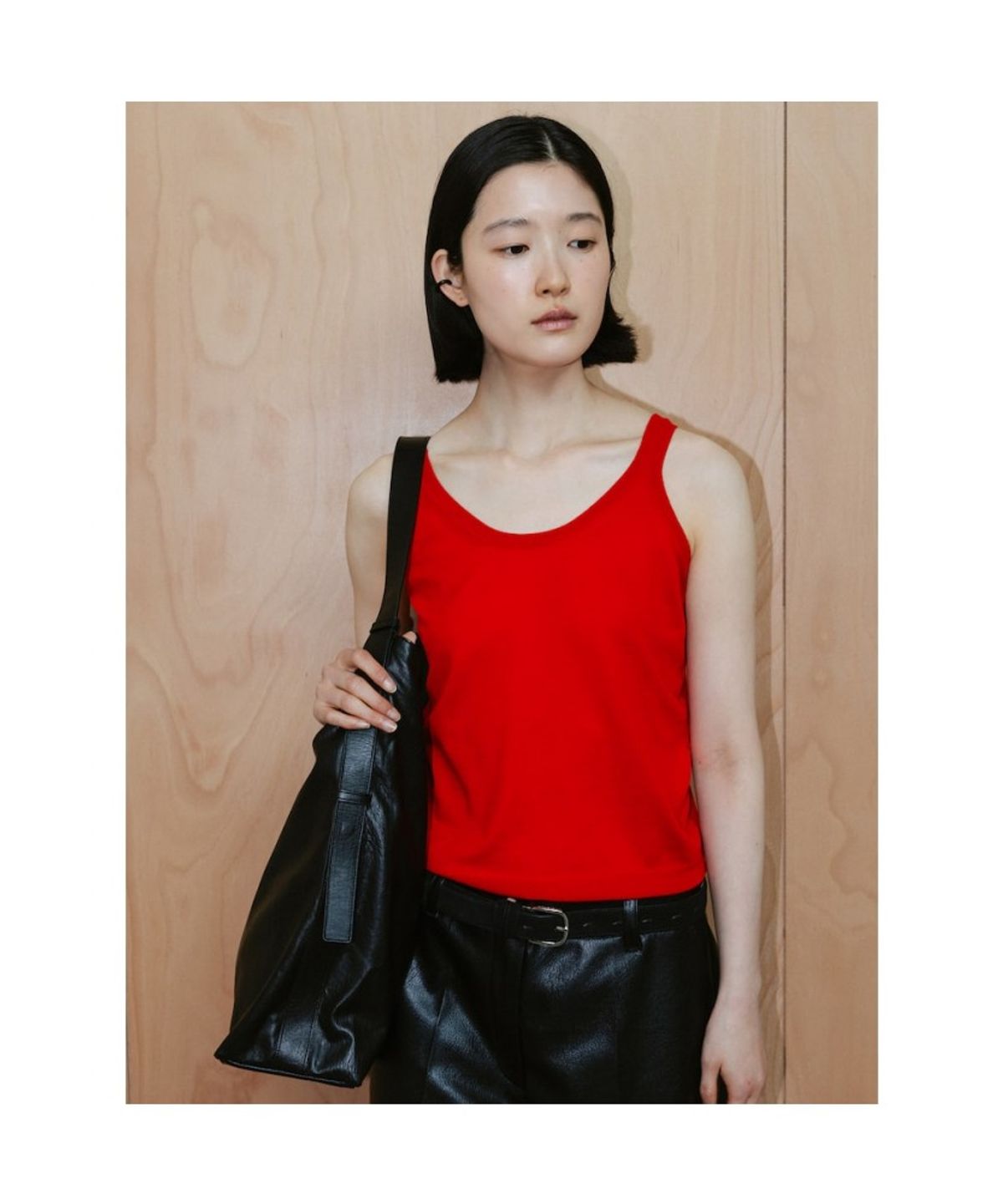 디애퍼처(THE APERTURE) Paul Sleeveless Knit Top  Red (TA6451A036)