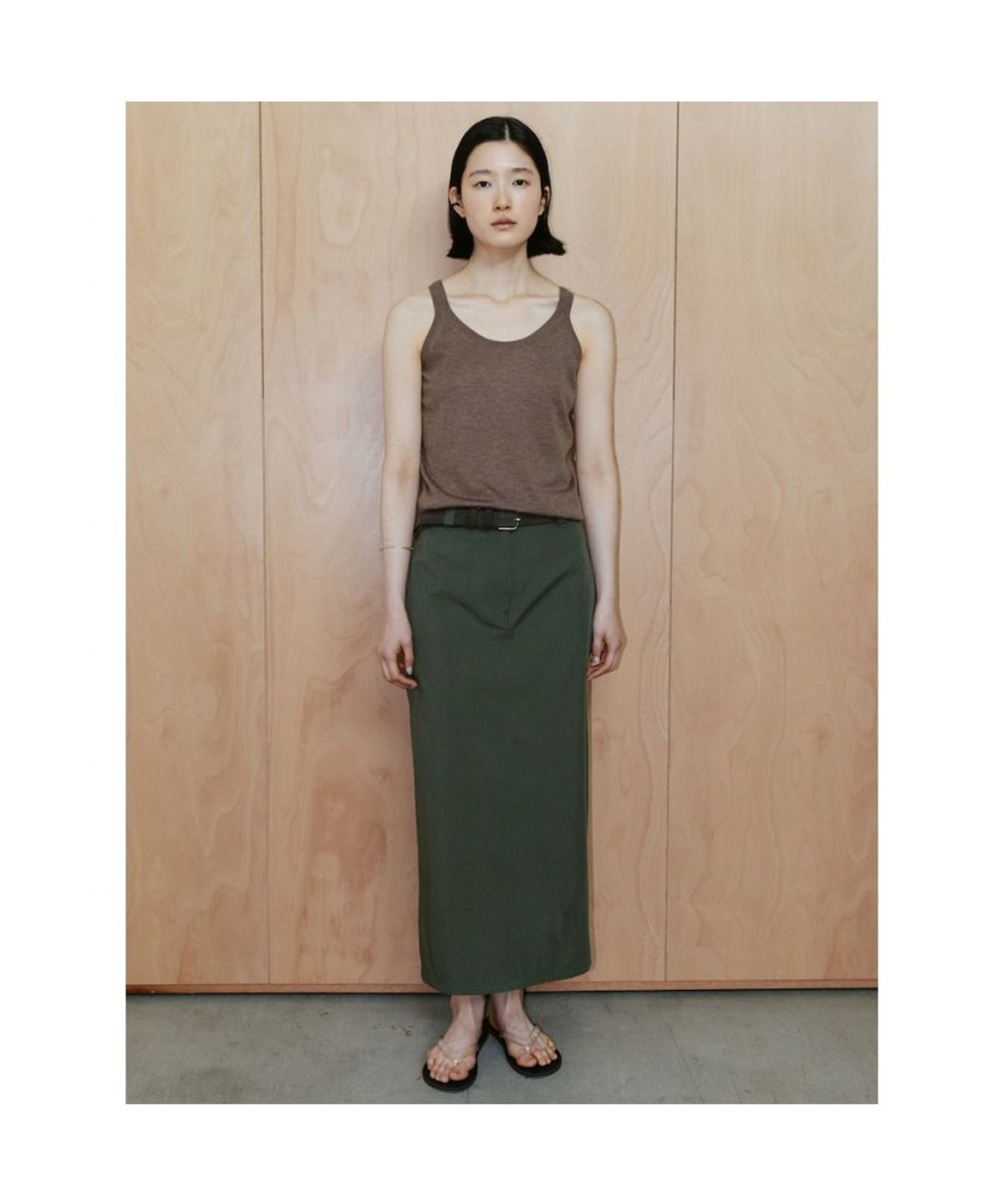 디애퍼처(THE APERTURE) Paul Sleeveless Knit Top  Brown (TA6451A03D)