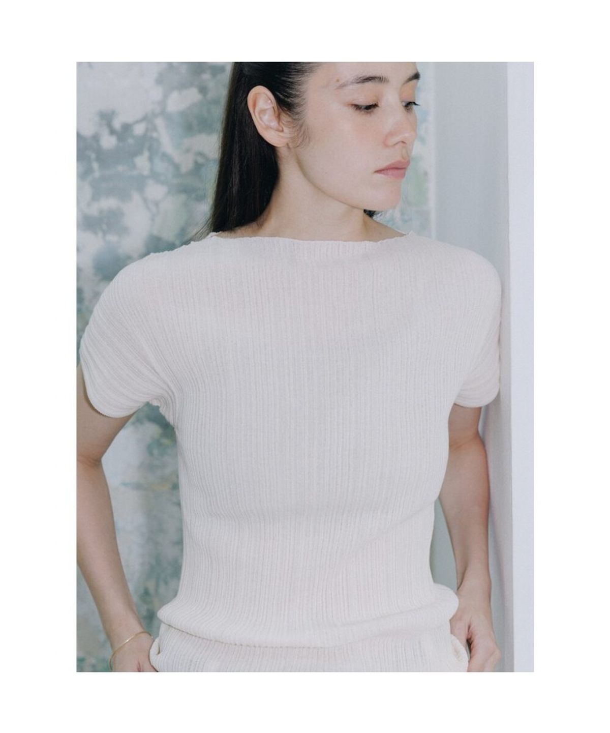 디애퍼처(THE APERTURE) Ohu Pleated Knit Top  Ivory (TA6451A120)